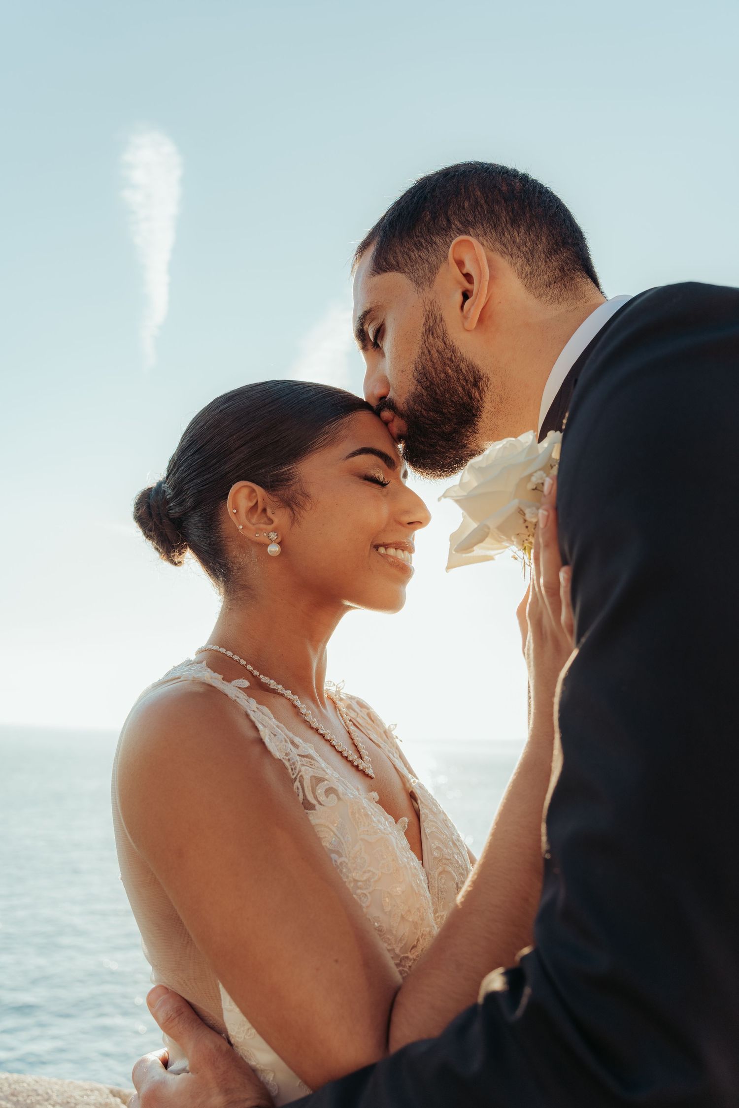 Photographe mariage Nice, images naturelles, élégantes et intemporelles pour capturer chaque émotion de votre journée sur la Côte d’Azur.