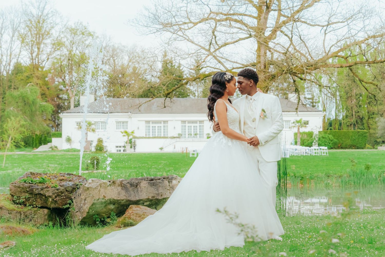 Photographe mariage Nice, images naturelles, élégantes et intemporelles pour capturer chaque émotion de votre journée sur la Côte d’Azur.