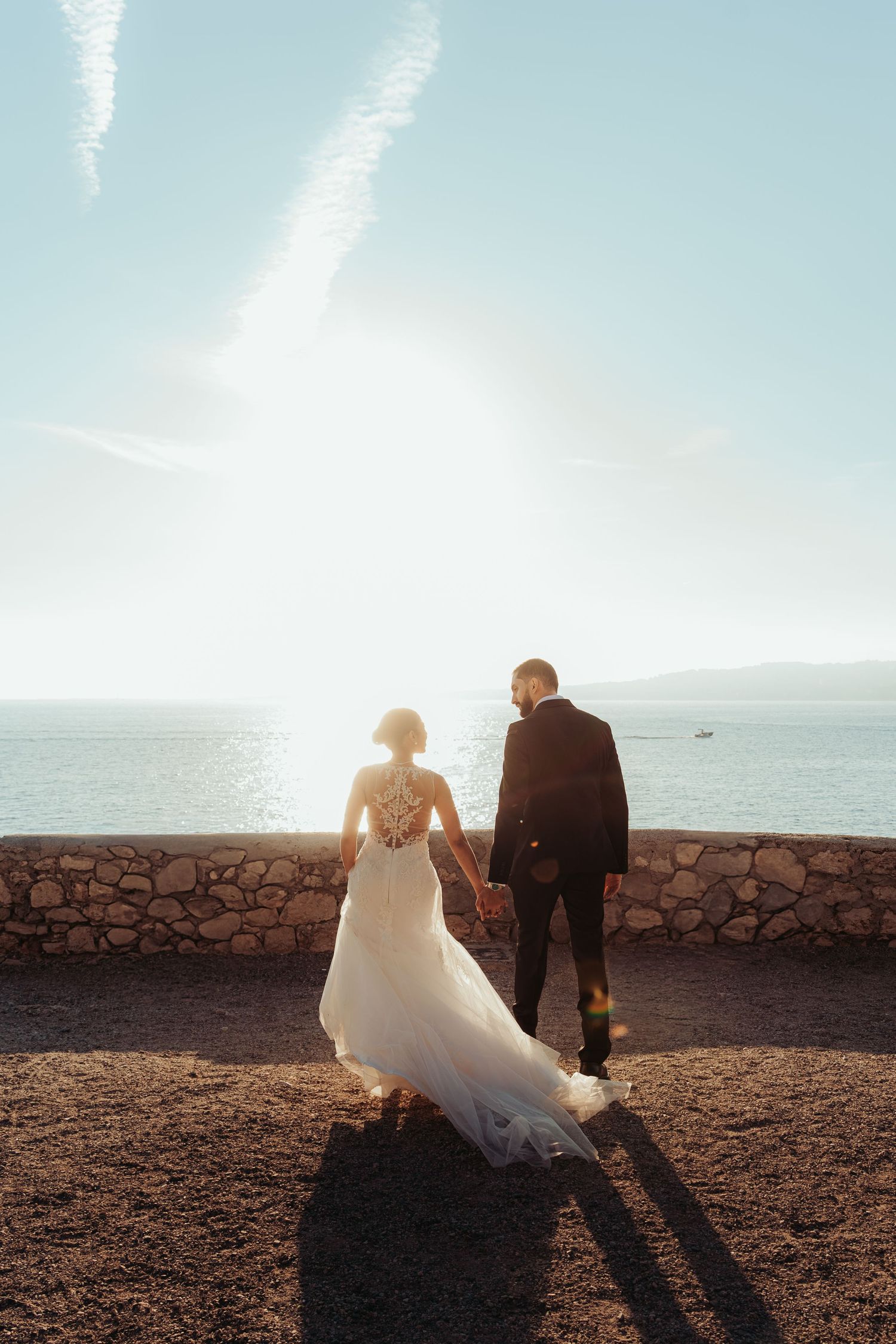 Photographe mariage Nice, images naturelles, élégantes et intemporelles pour capturer chaque émotion de votre journée sur la Côte d’Azur.
