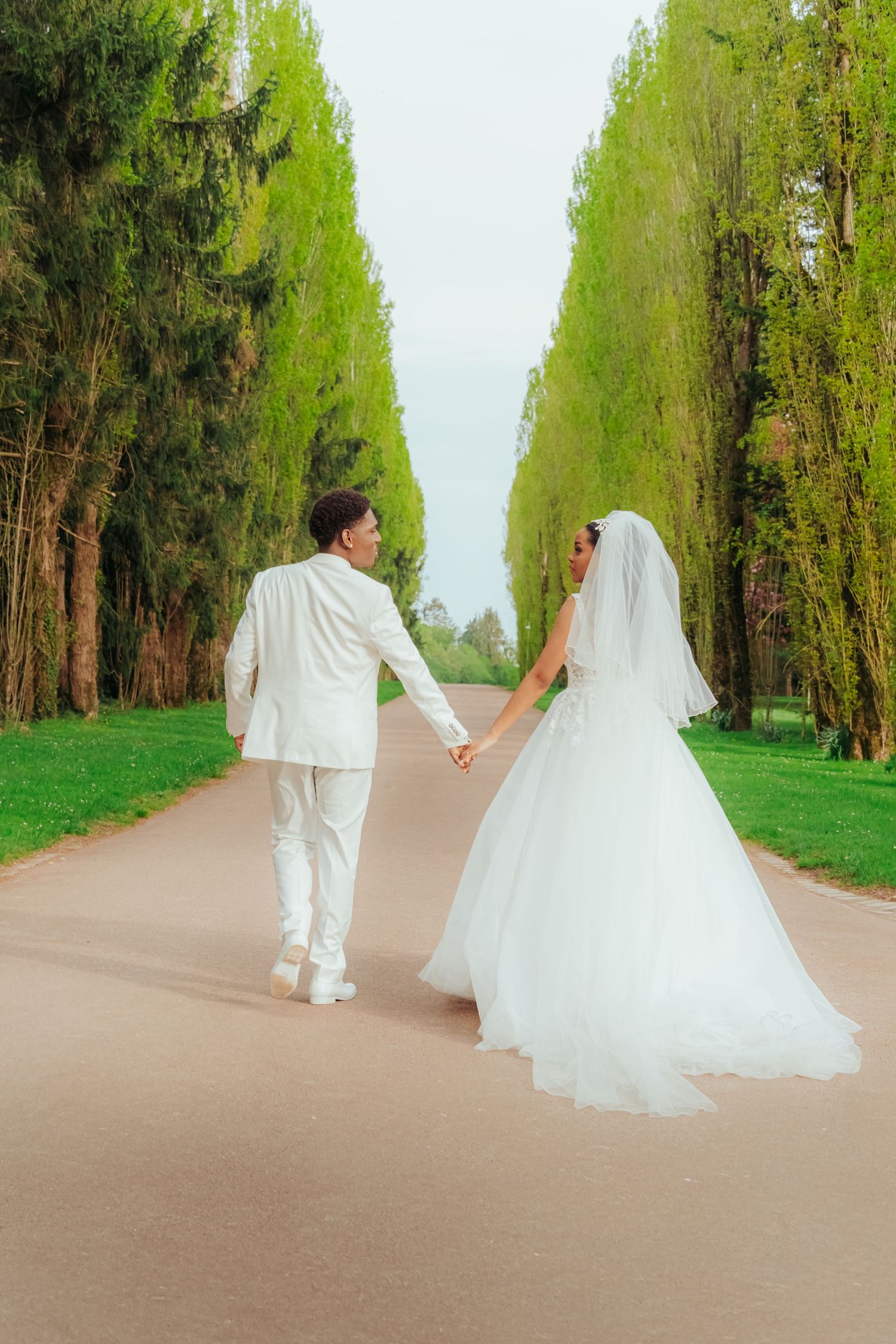 Photographe mariage Nice, images naturelles, élégantes et intemporelles pour capturer chaque émotion de votre journée sur la Côte d’Azur.