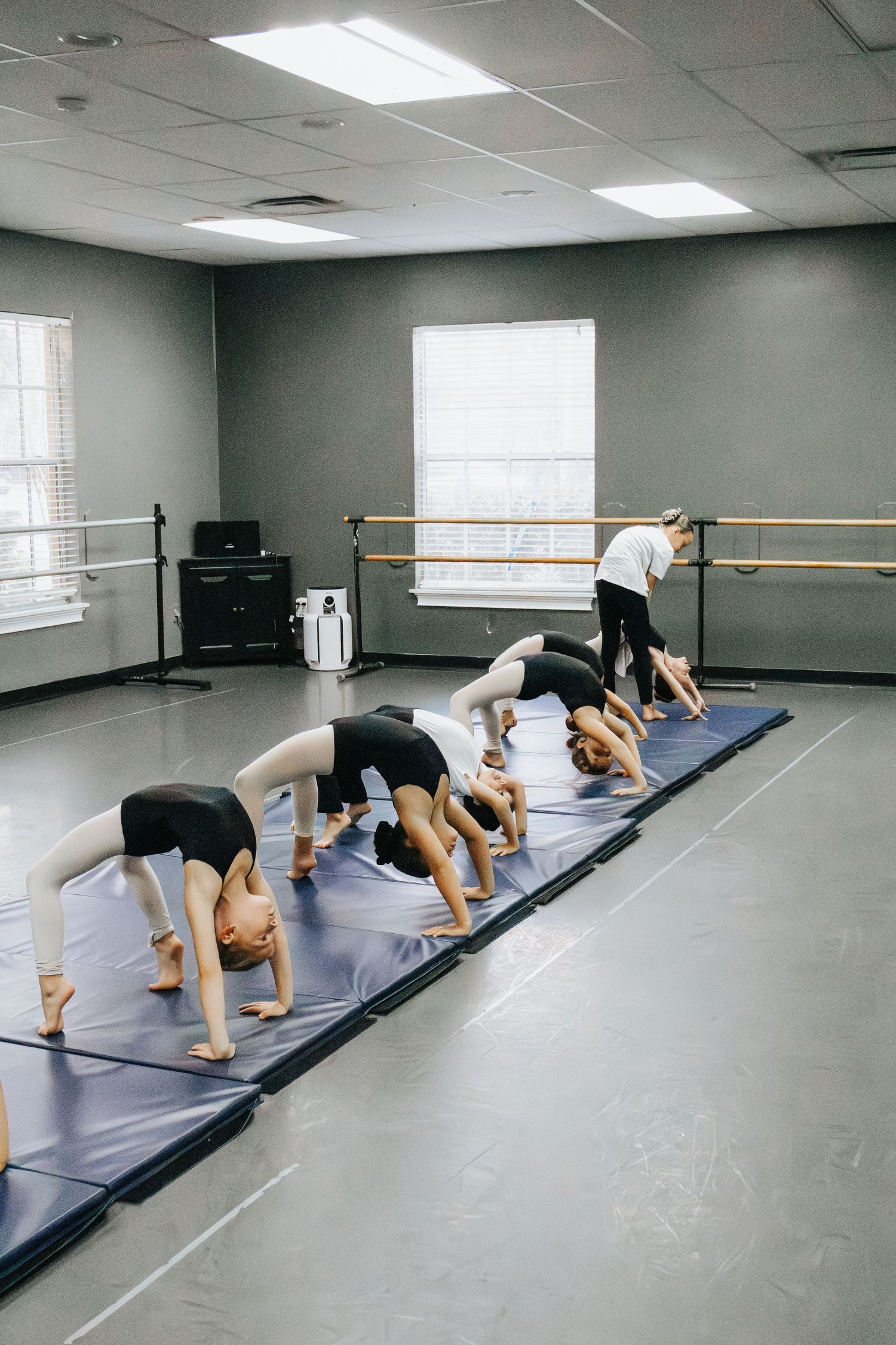 Image of dancers at Victoria's School of Dance