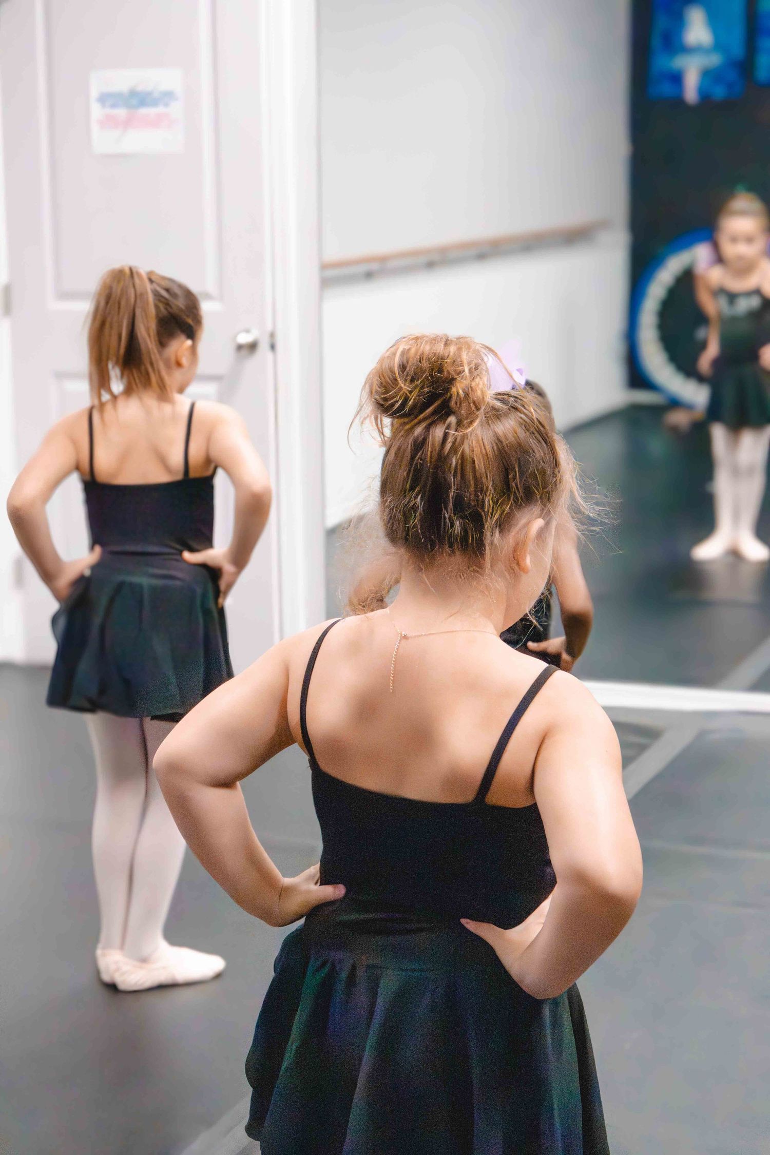 Image of dancers at Amretta's Grand Jete Dance Company dancing in their classes