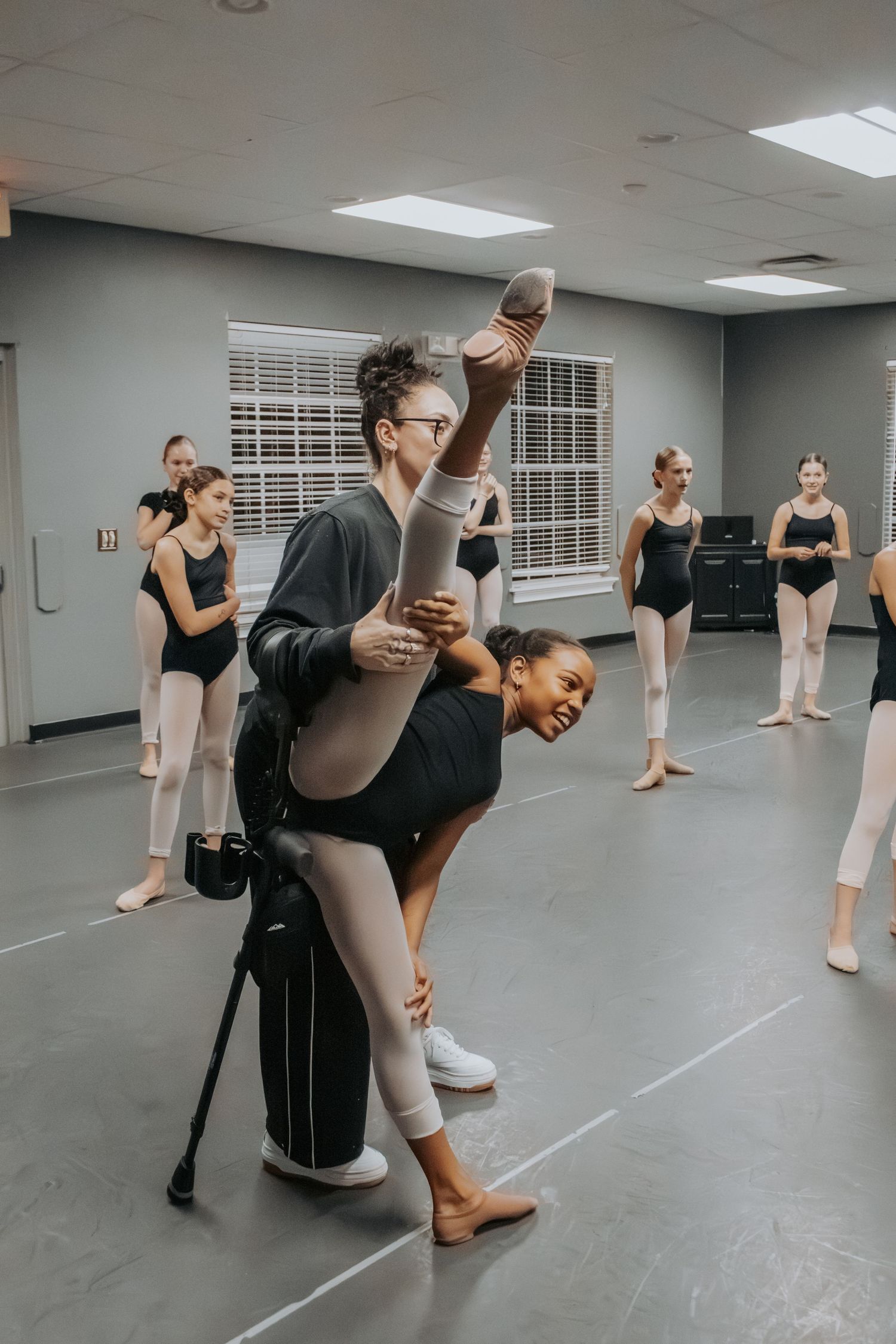 Image of dancers at Victoria's School of Dance
