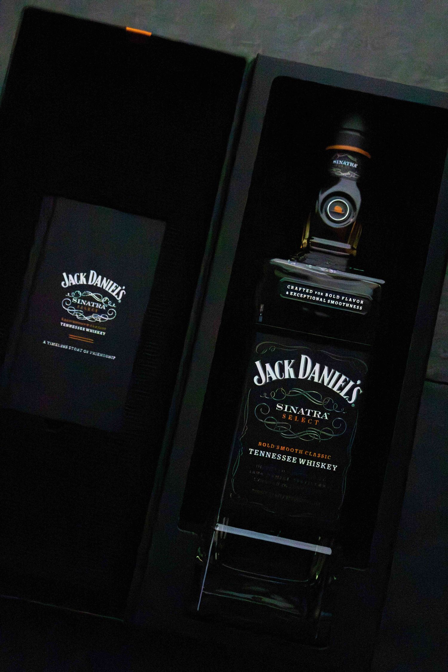 Image of Frank Sinatra whiskey bottle