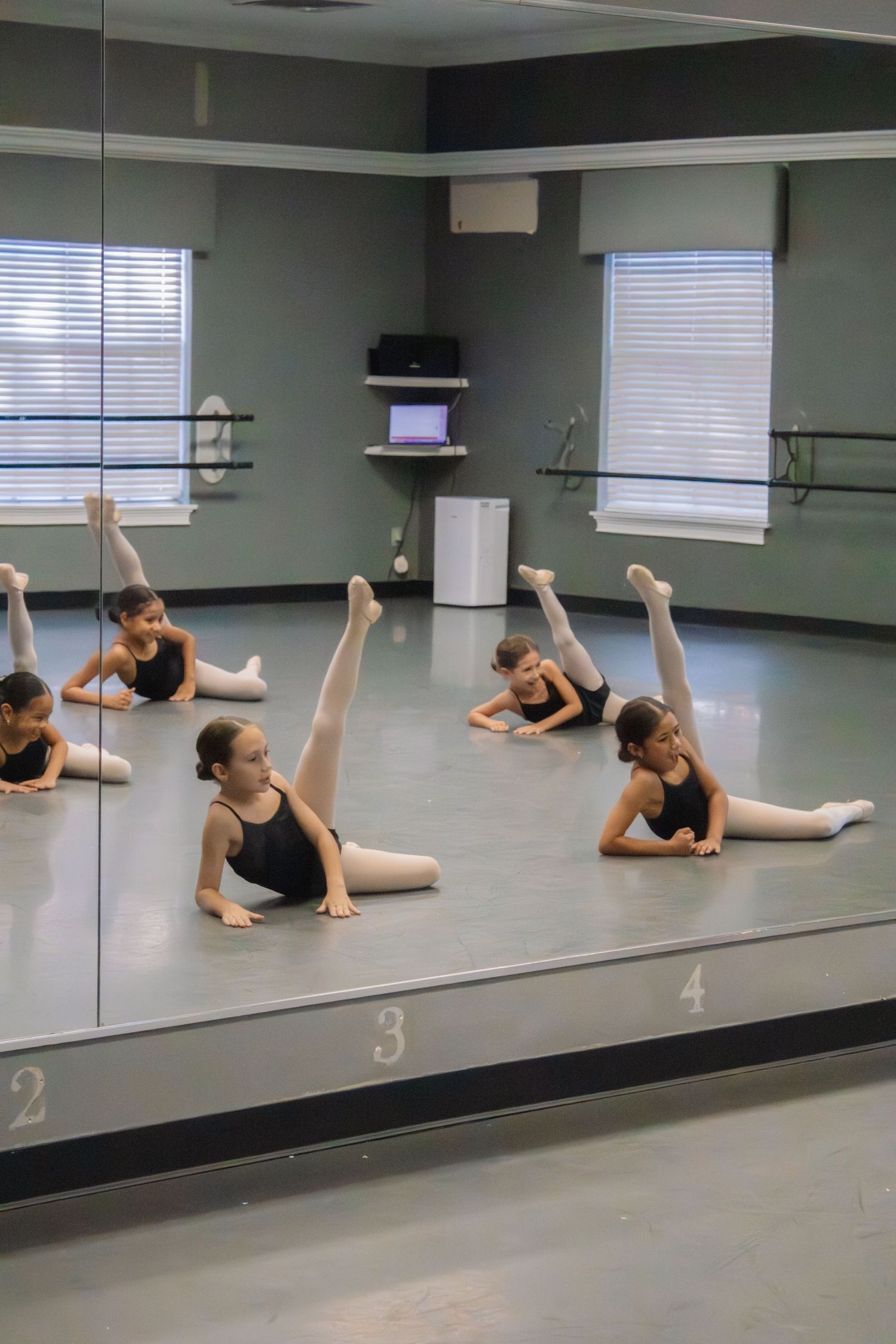 Image of dancers at Victoria's School of Dance