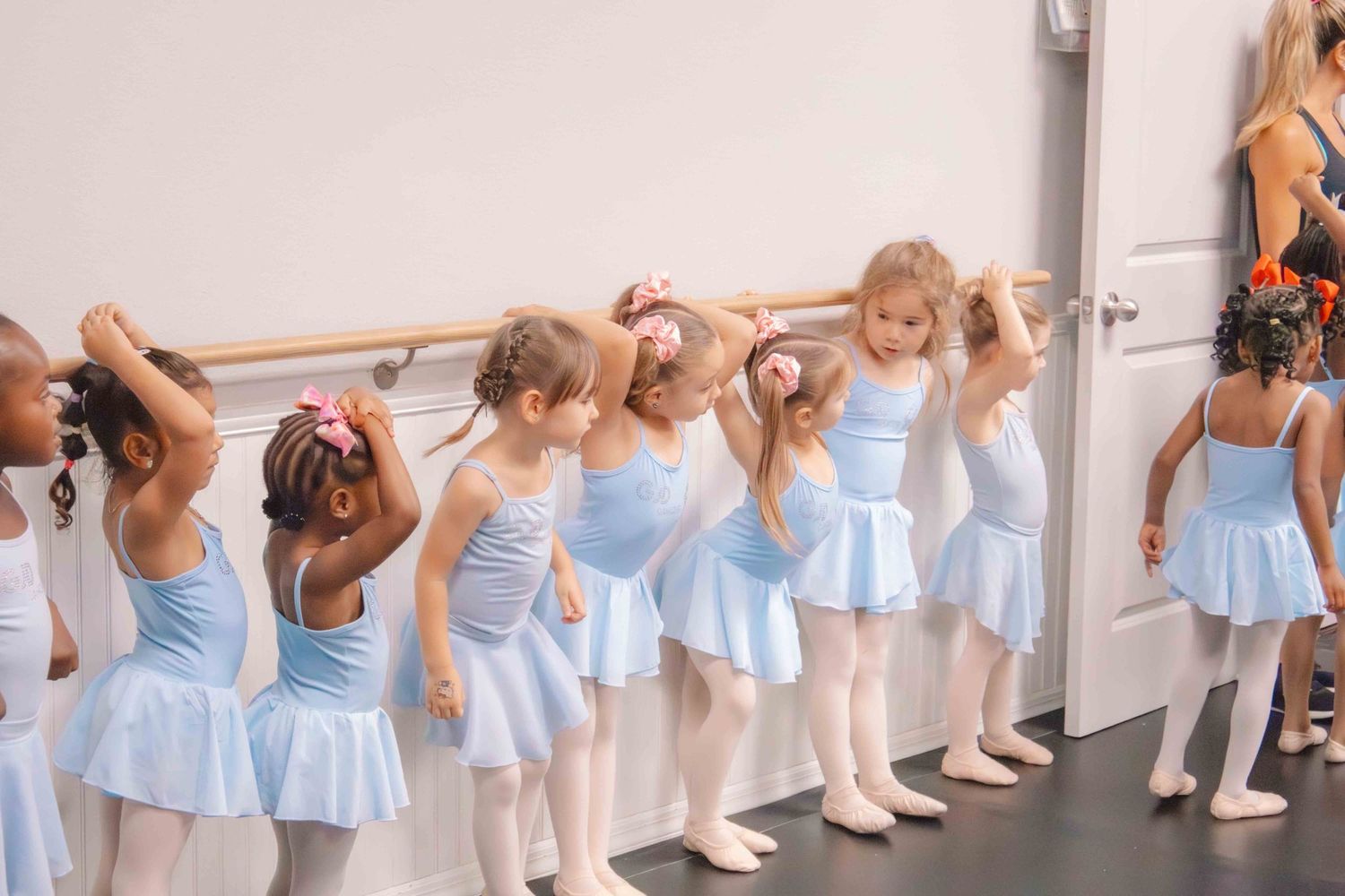 Image of dancers at Amretta's Grand Jete Dance Company dancing in their classes