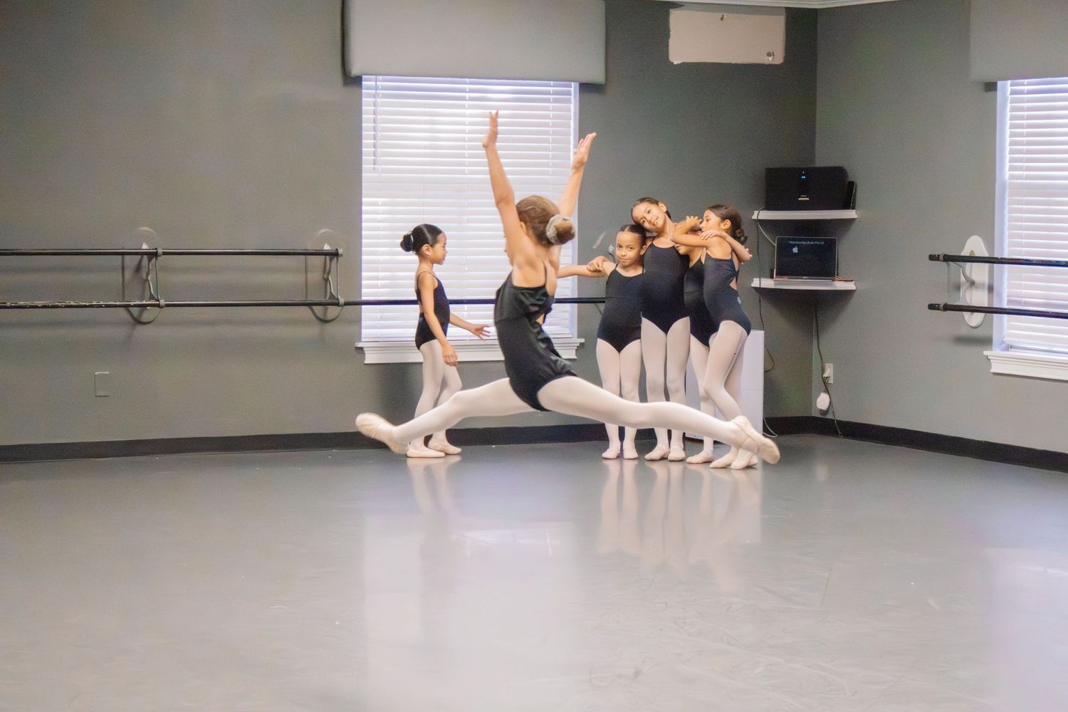Image of dancers at Victoria's School of Dance