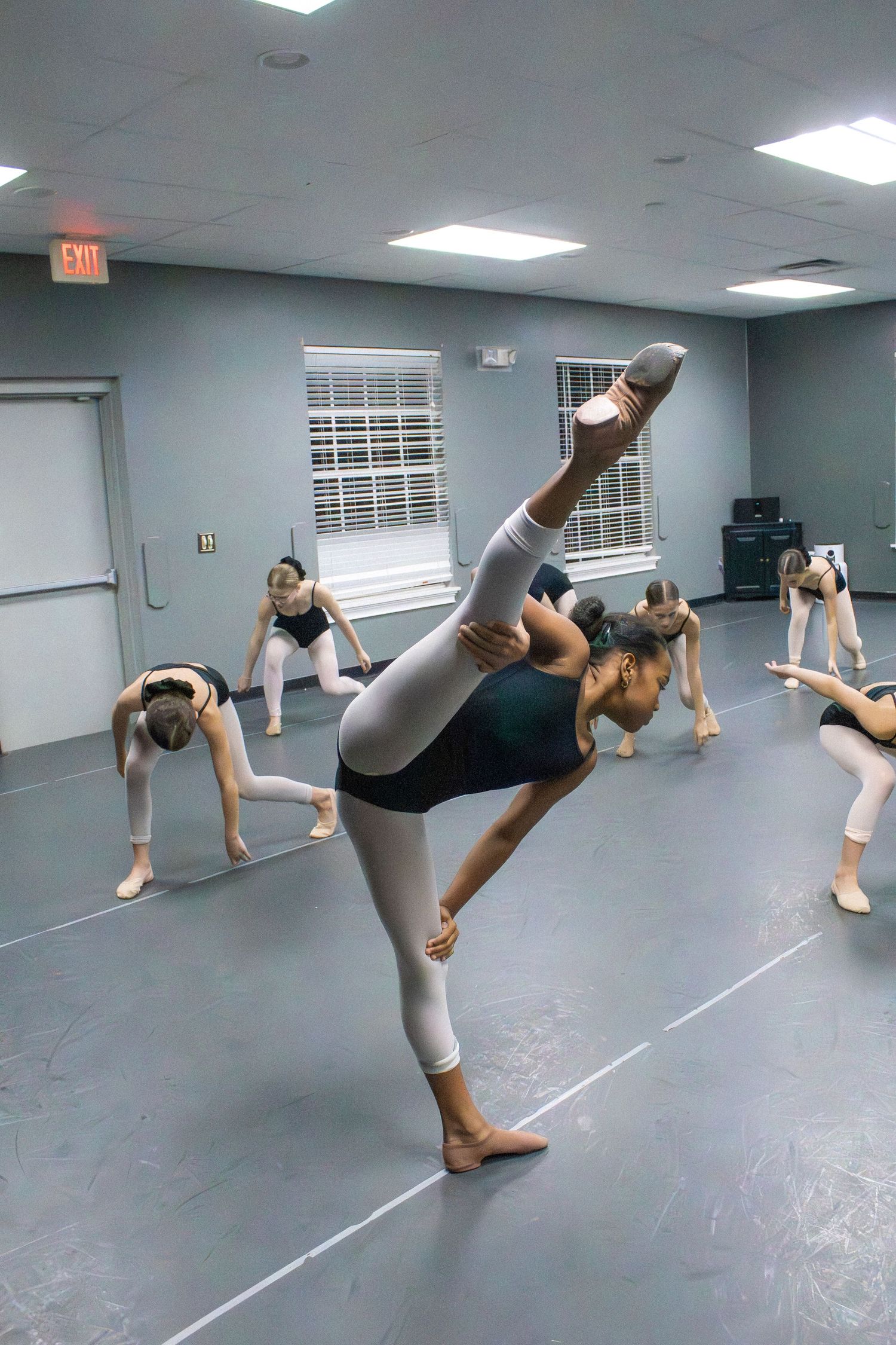 Image of dancers at Victoria's School of Dance
