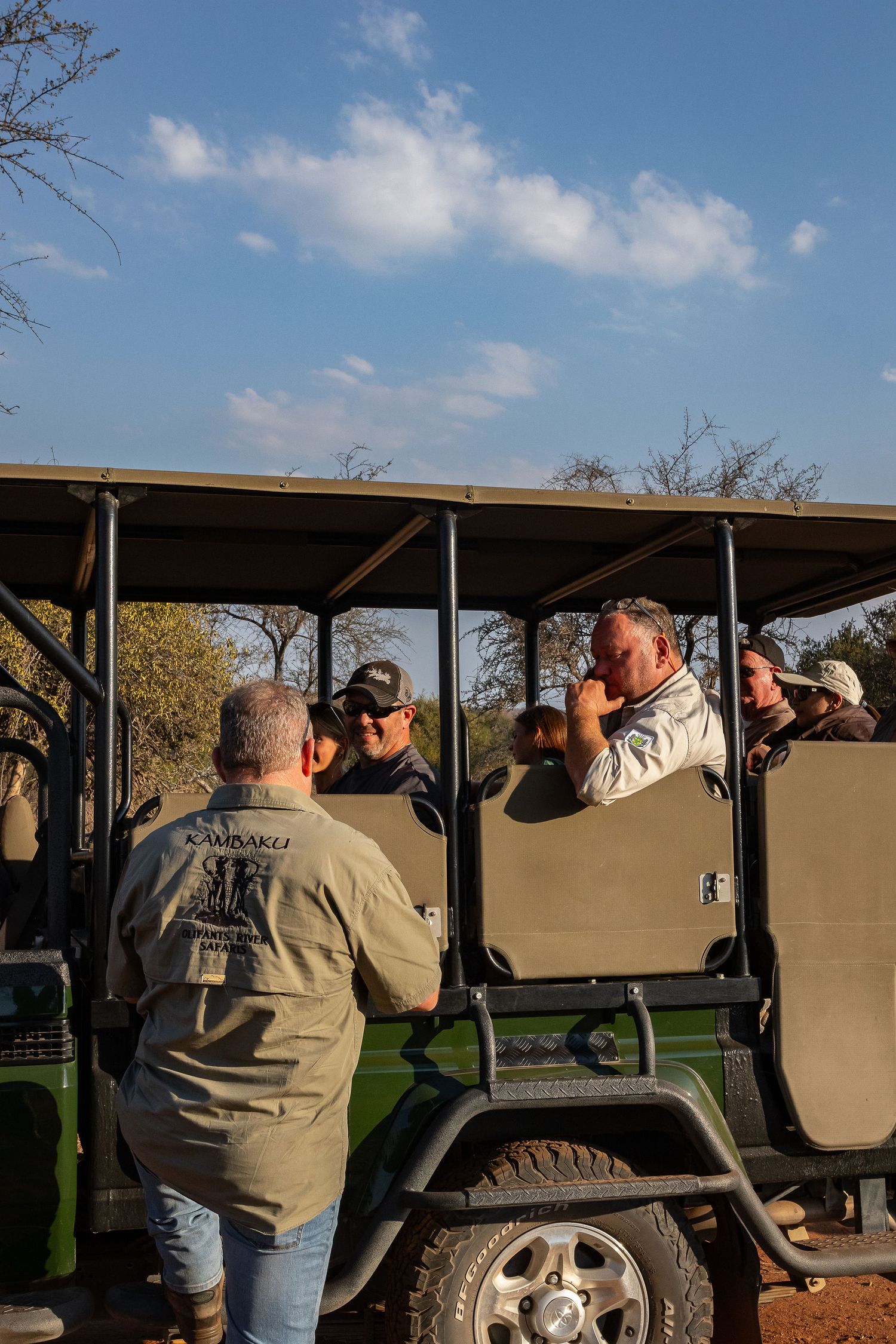 Kambaku II Boat Safaris & Lodge