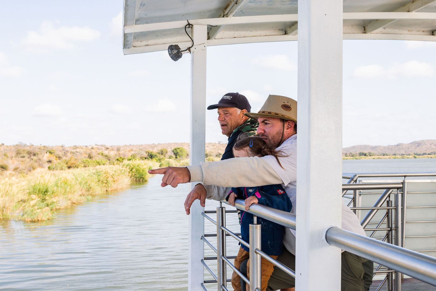 Kambaku II Boat Safaris & Lodge