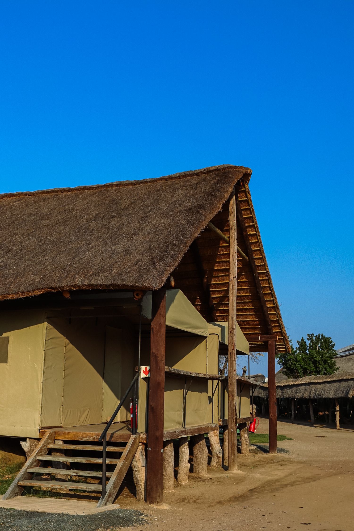 Kambaku II Boat Safaris & Lodge