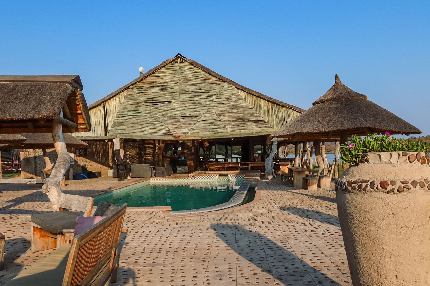 Kambaku II Boat Safaris & Lodge