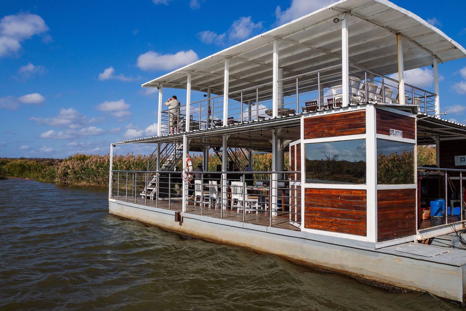 Kambaku II Boat Safaris & Lodge