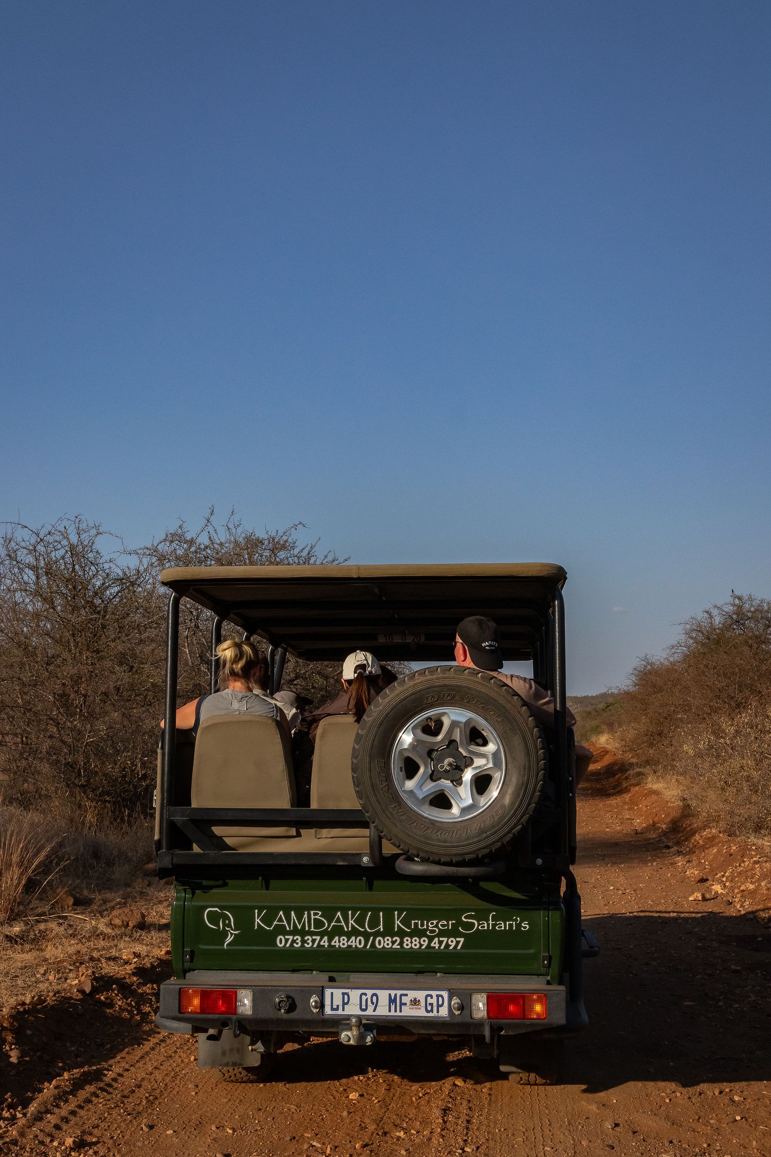 Kambaku II Boat Safaris & Lodge