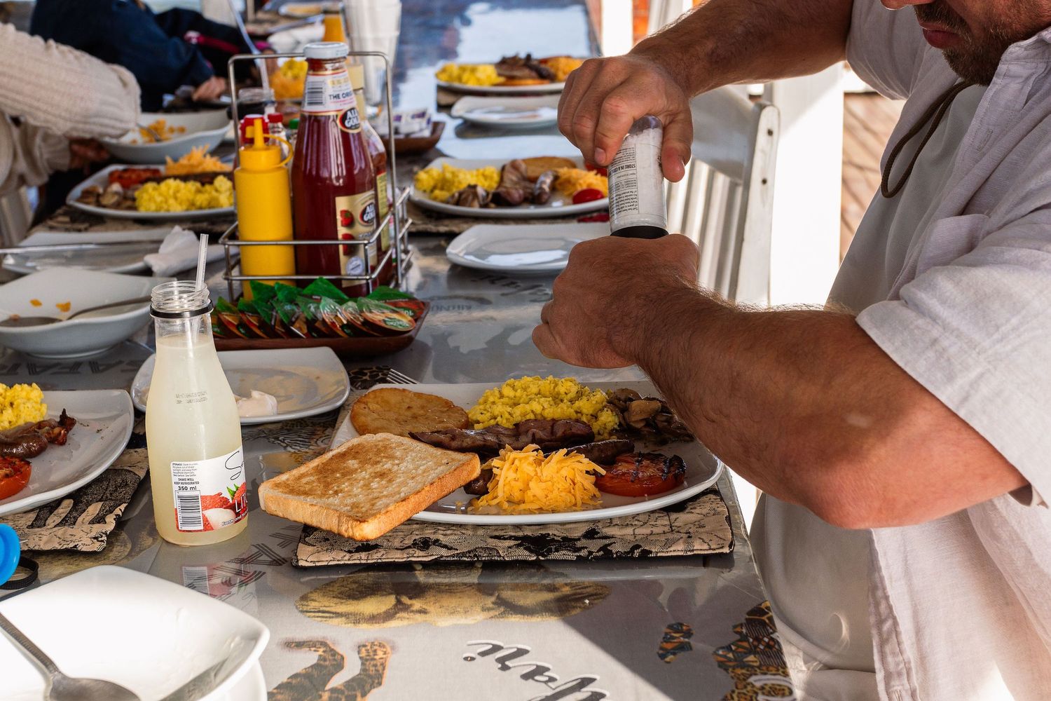 Kambaku II Boat Safaris & Lodge