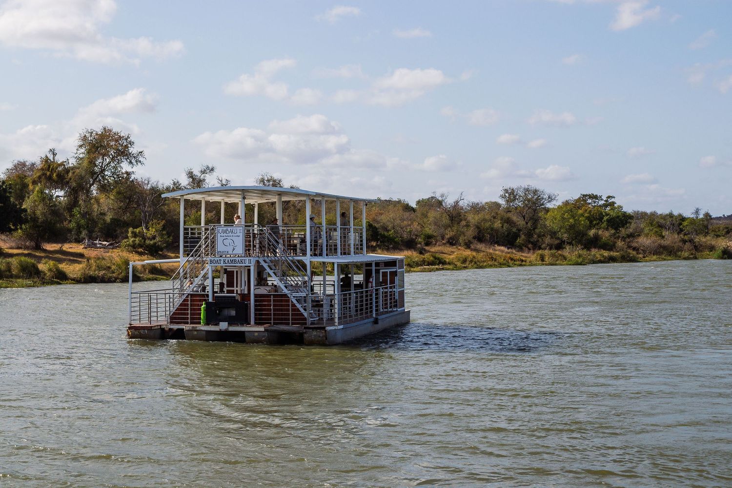 Kambaku II Boat Safaris & Lodge