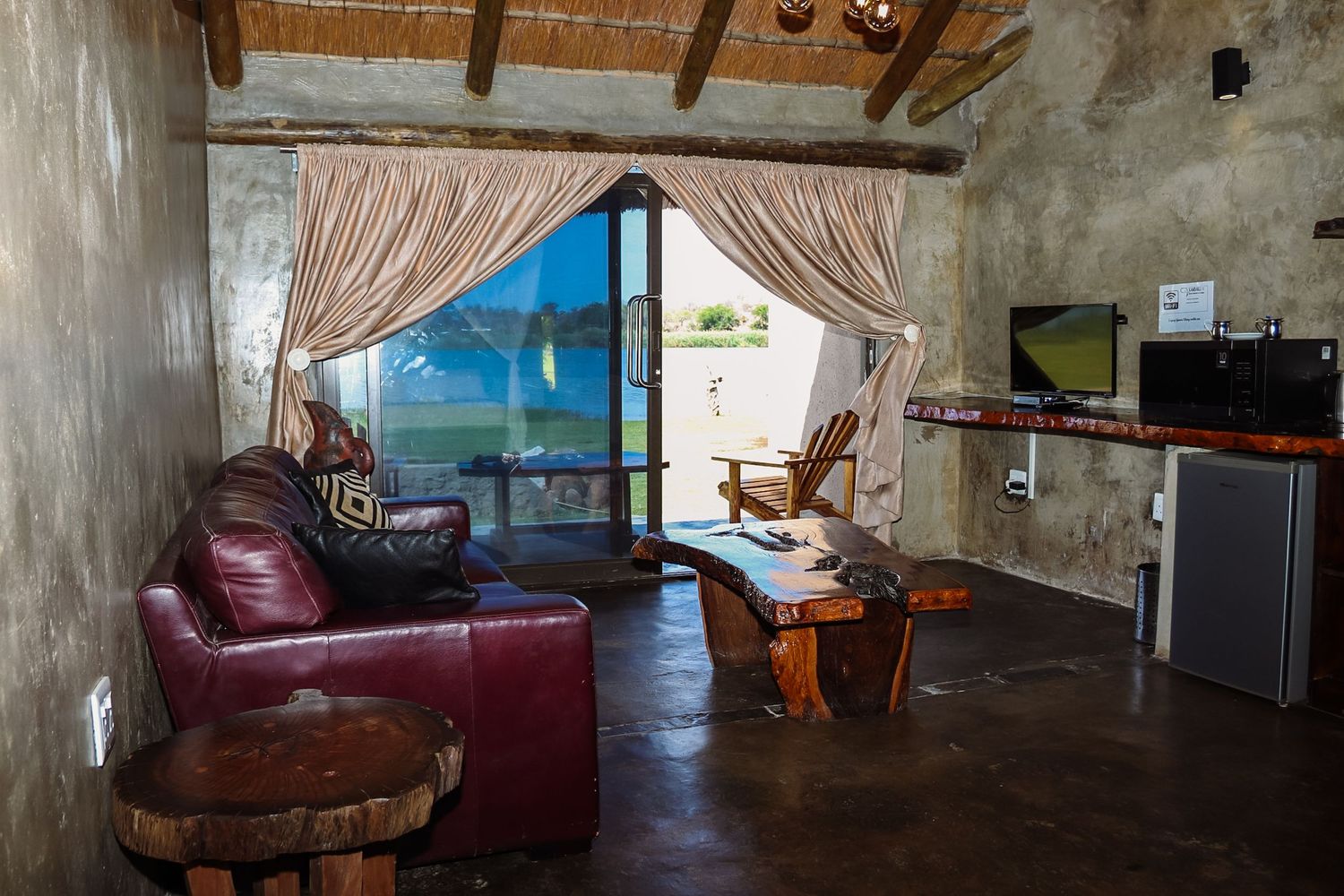 Kambaku II Boat Safaris & Lodge