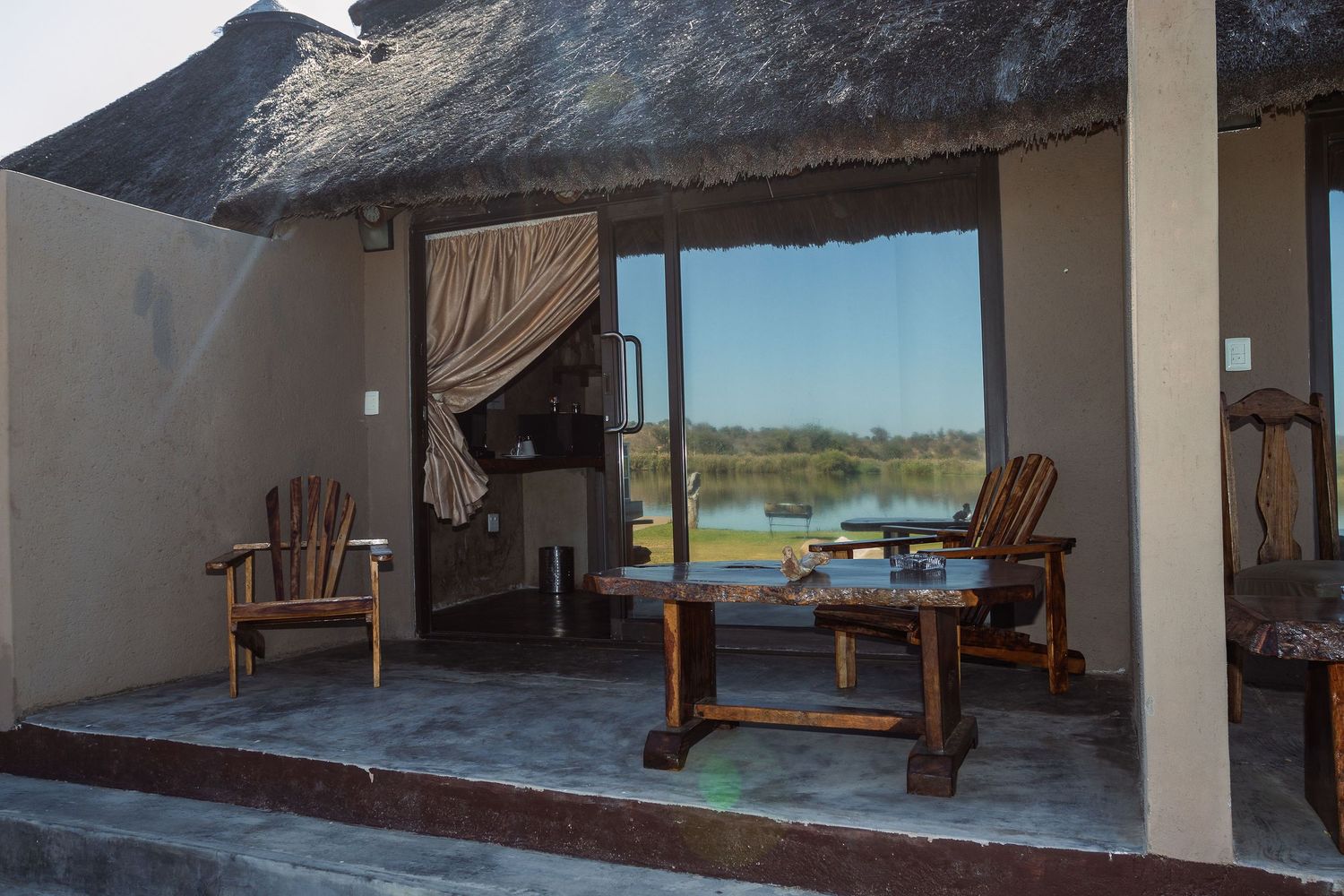 Kambaku II Boat Safaris & Lodge