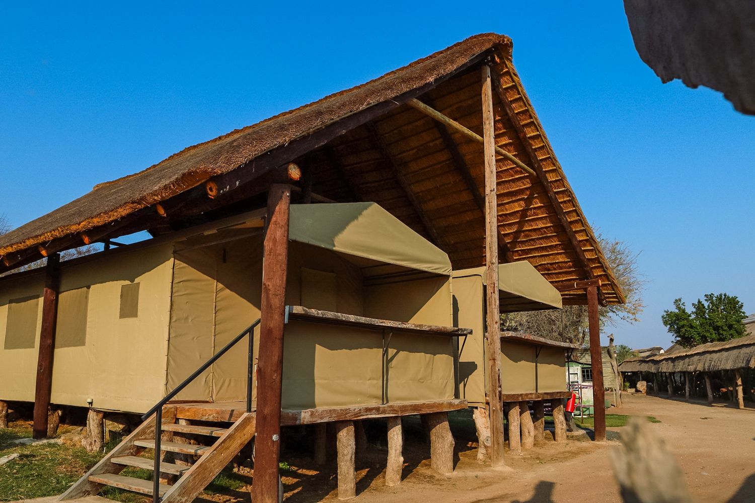 Kambaku II Boat Safaris & Lodge