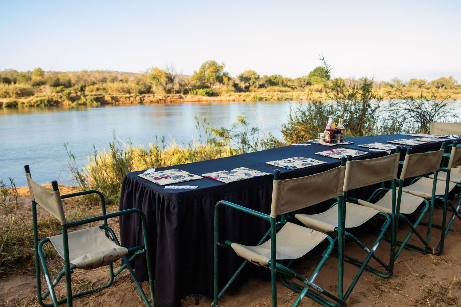 Kambaku II Boat Safaris & Lodge