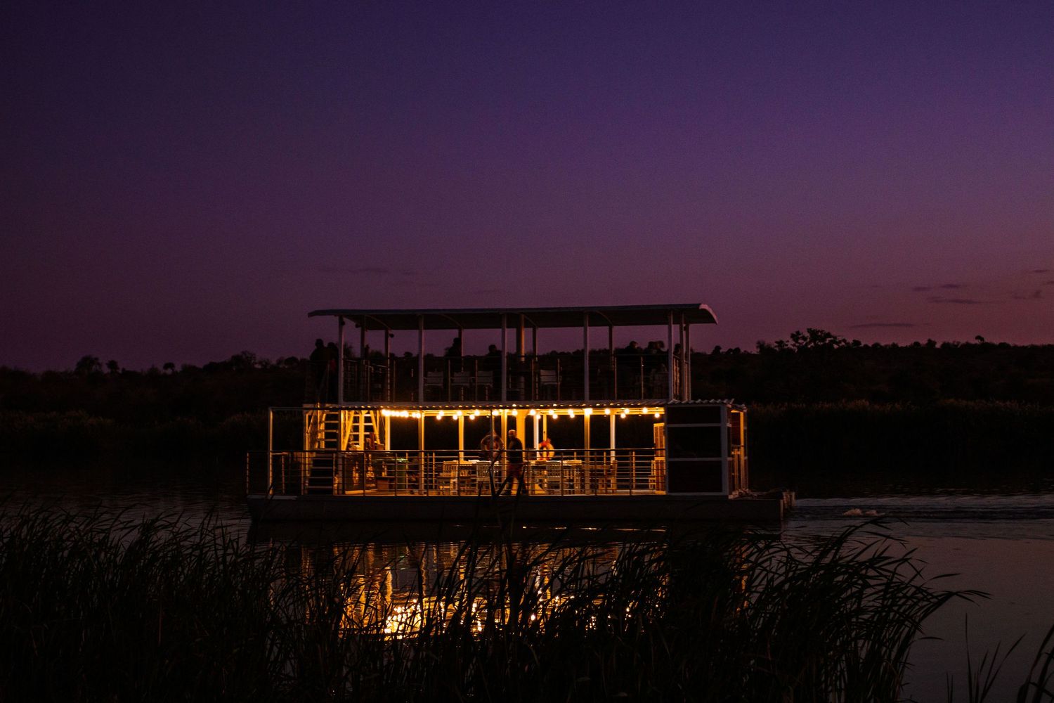 Kambaku II Boat Safaris & Lodge
