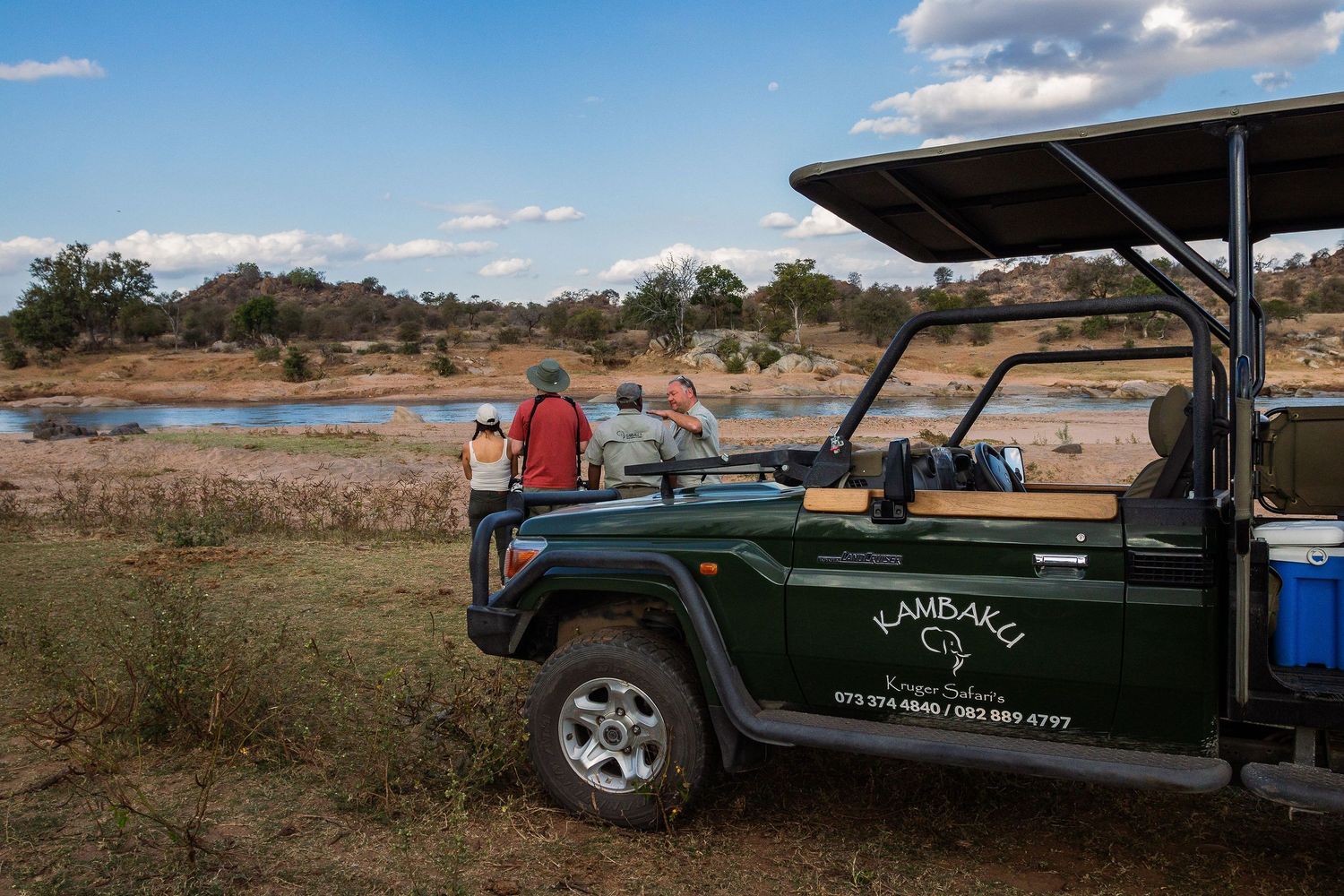 Kambaku II Boat Safaris & Lodge
