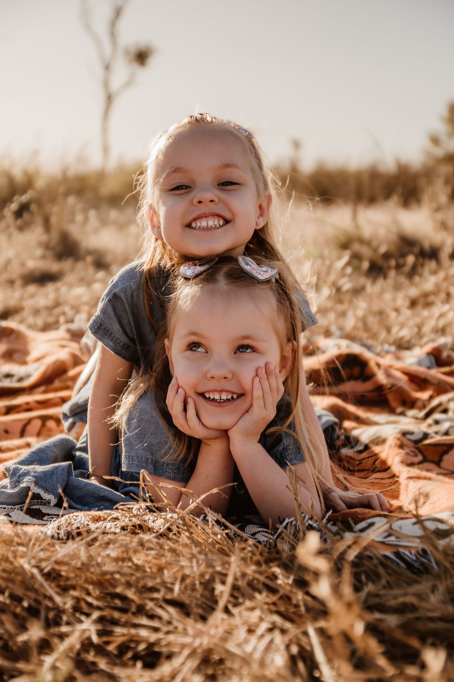 Twin sisters being silly
Central Queensland Photographer
Rockhampton Photographer
Yeppoon Photographer
Emu Park Photographer