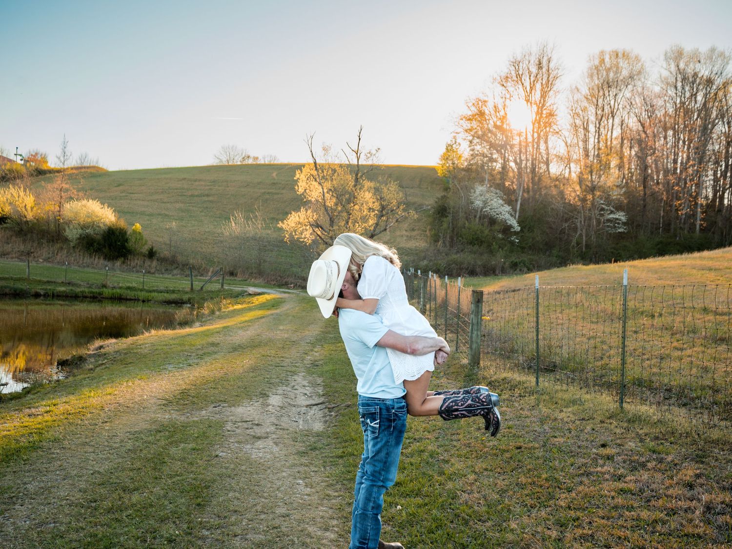 Wedding, couples, and lifestyle photography by Siler Productions, a Kentucky wedding photographer.