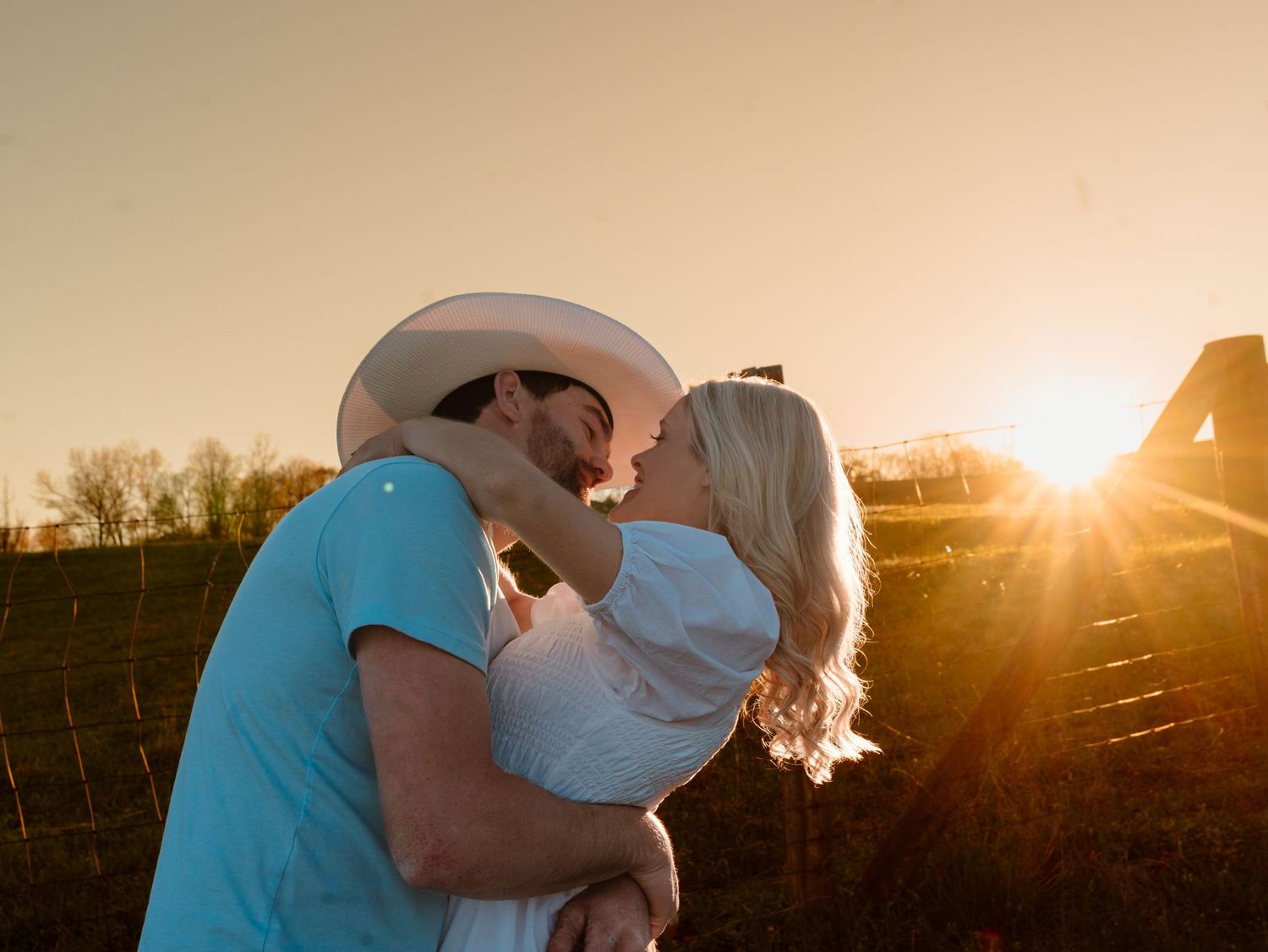 Wedding, couples, and lifestyle photography by Siler Productions, a Kentucky wedding photographer.