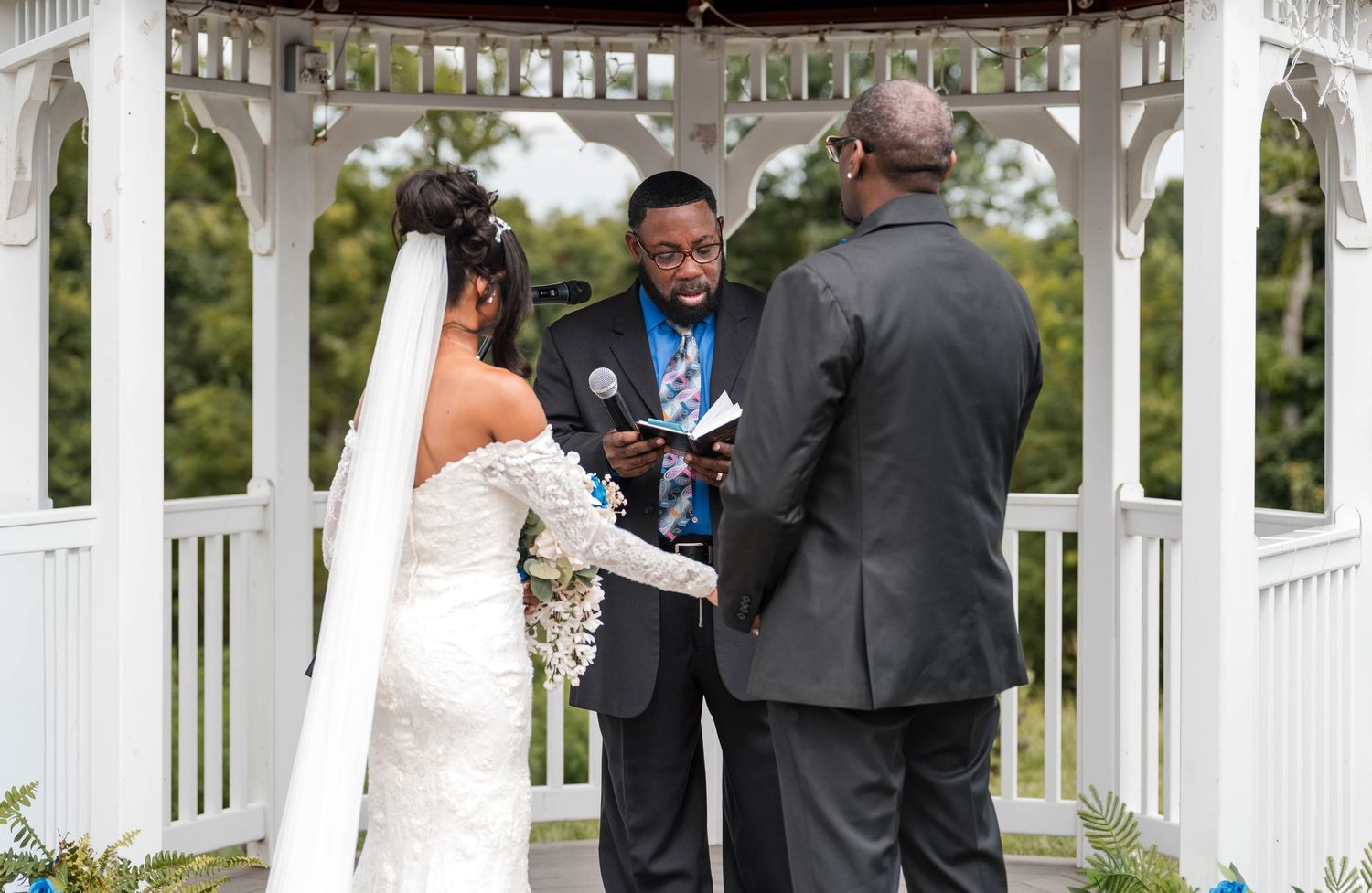 Wedding, couples, and lifestyle photography by Siler Productions, a Kentucky wedding photographer.