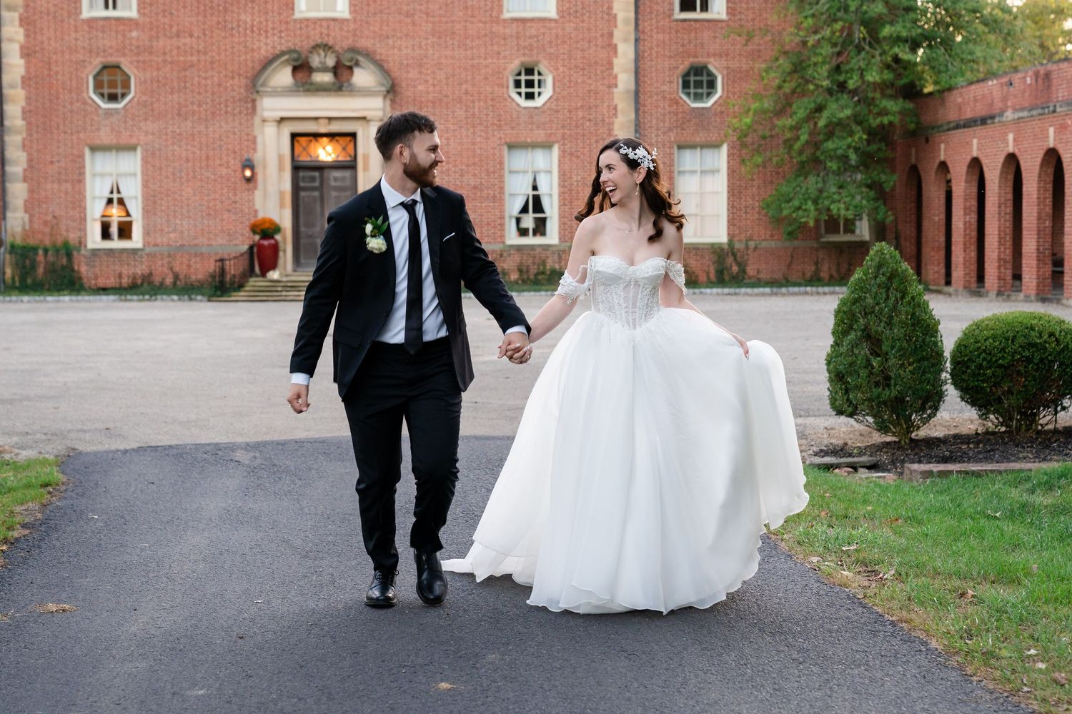 Wedding, couples, and lifestyle photography by Siler Productions, a Kentucky wedding photographer.