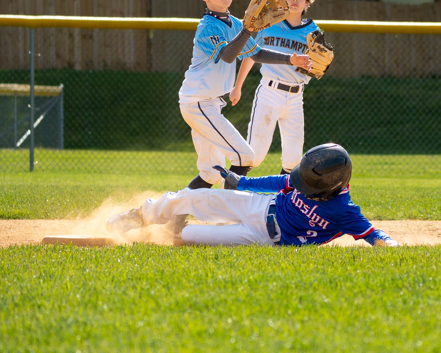 roslyn bluehawks baseball sliding to 2nd base