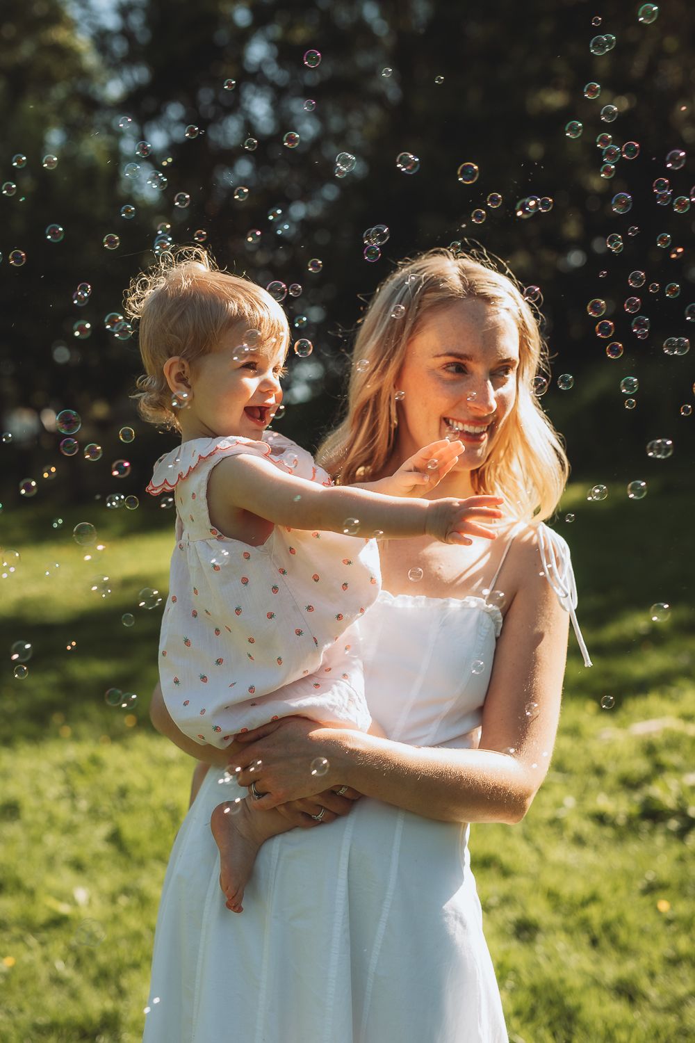 Lifestyle mother and daugther photography in Angus and Dundee,  natural family photography , golden light, toddler photography