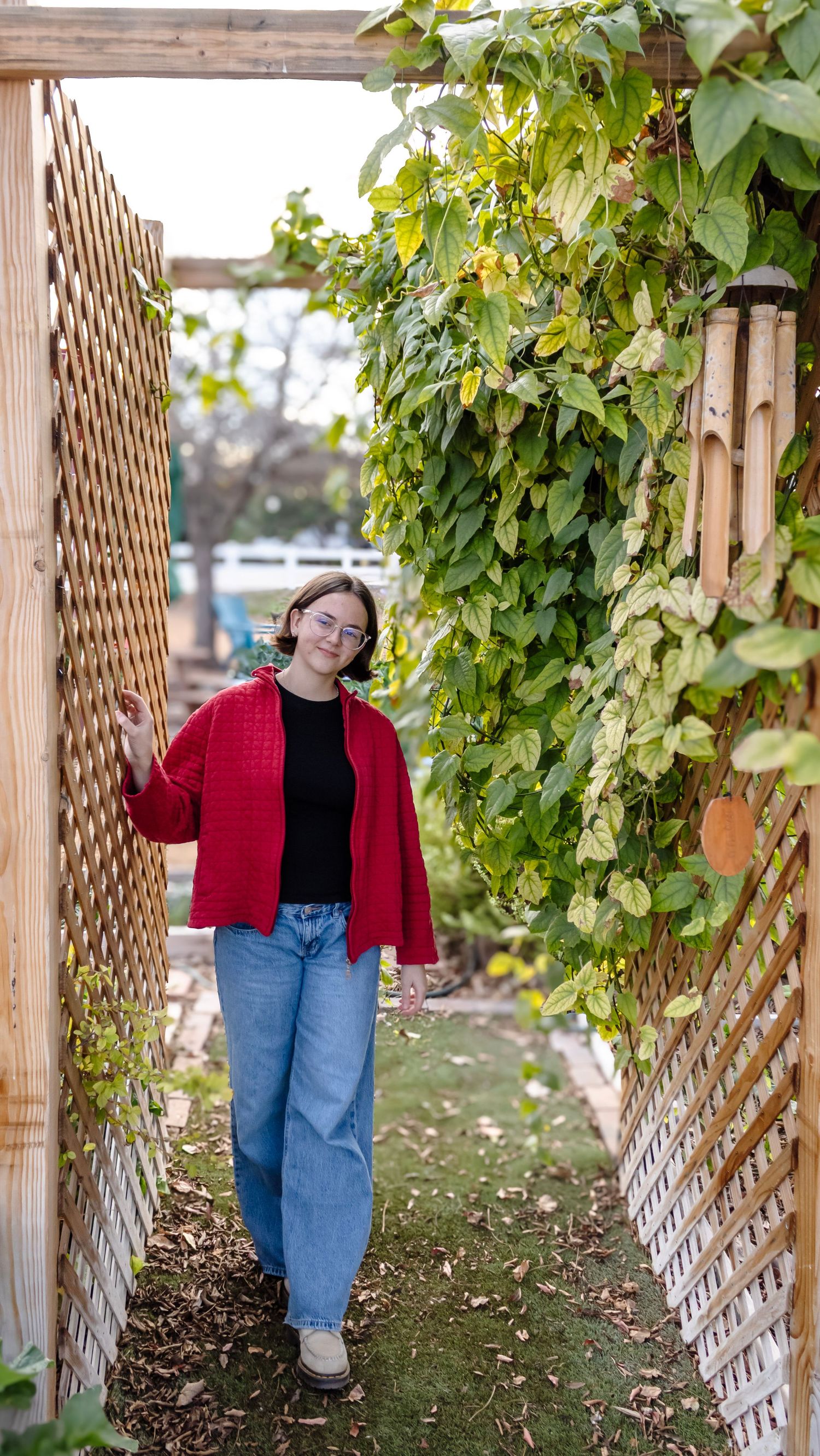 Natural, vibrant senior photo in agritopia, Gilbert Arizona. Florence arizona natrual photography. Affordable senior photo. Senior Poses