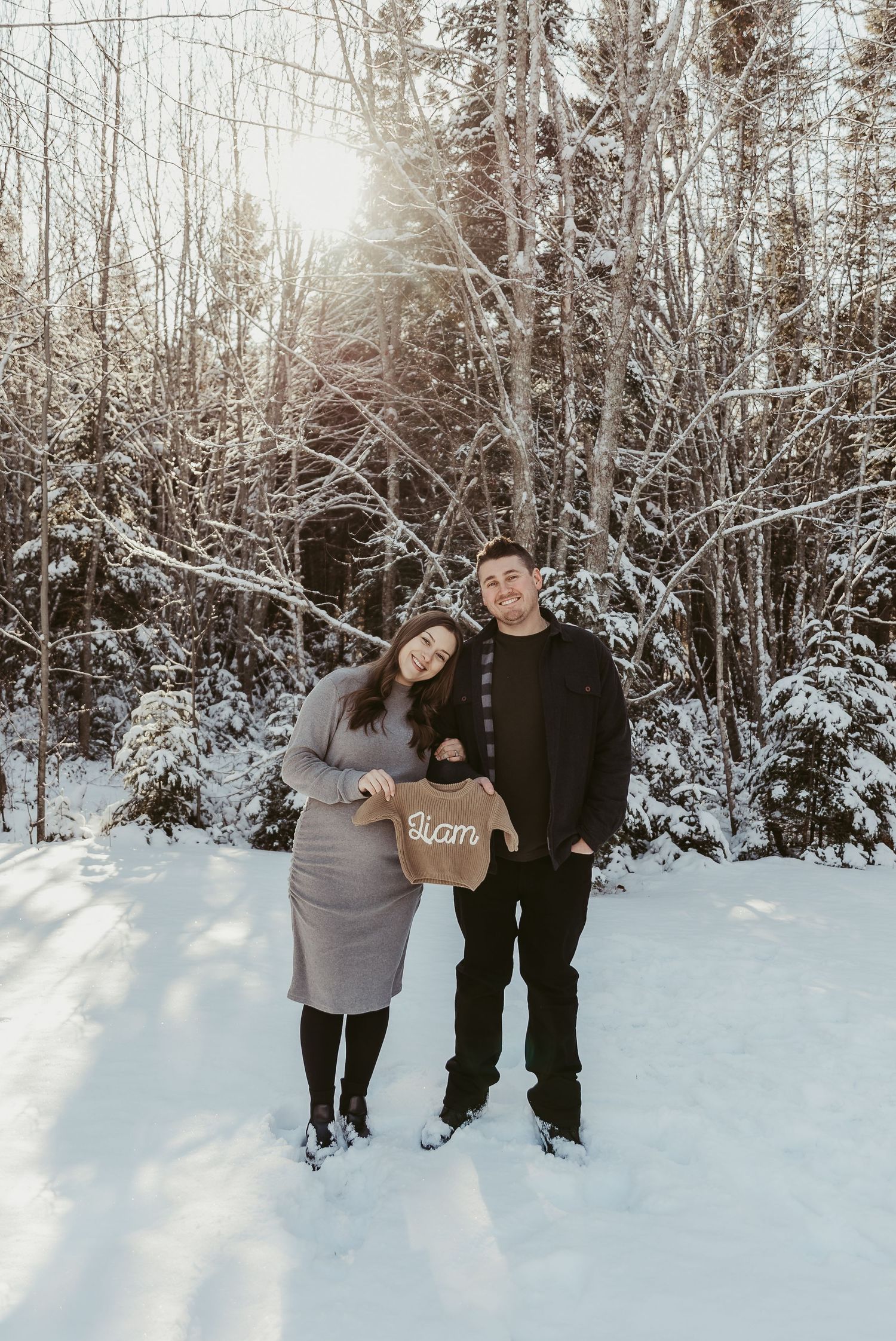 winter maternity photoshoot