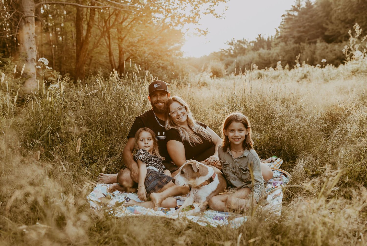 golden hour family shoot in field