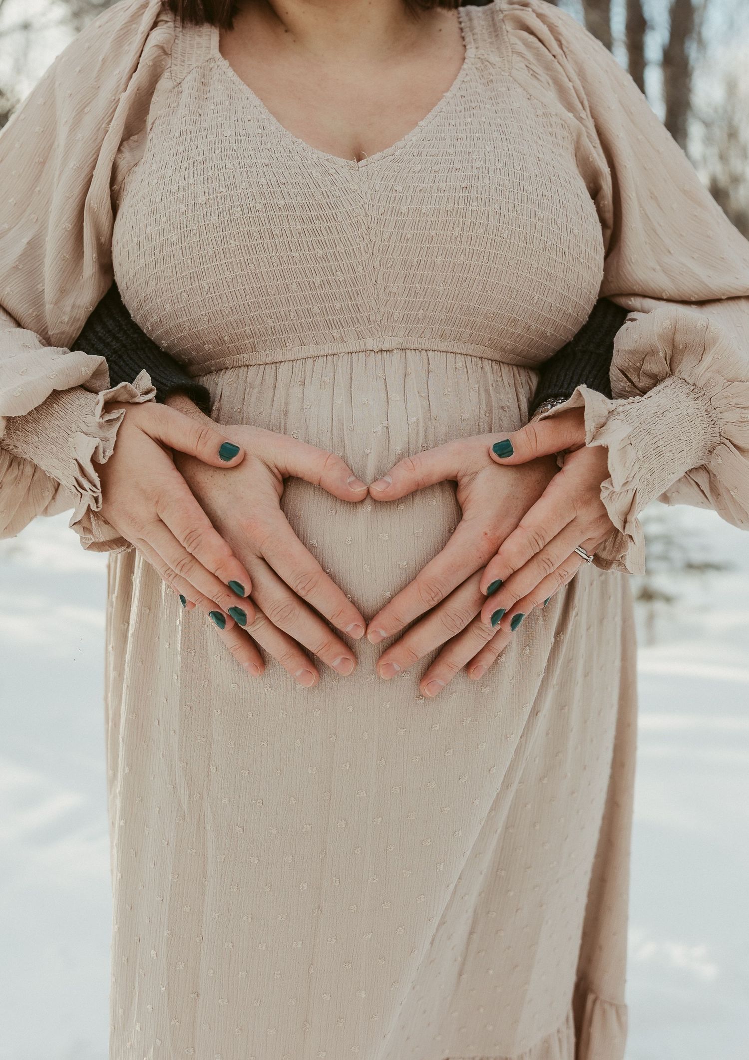 winter maternity photoshoot