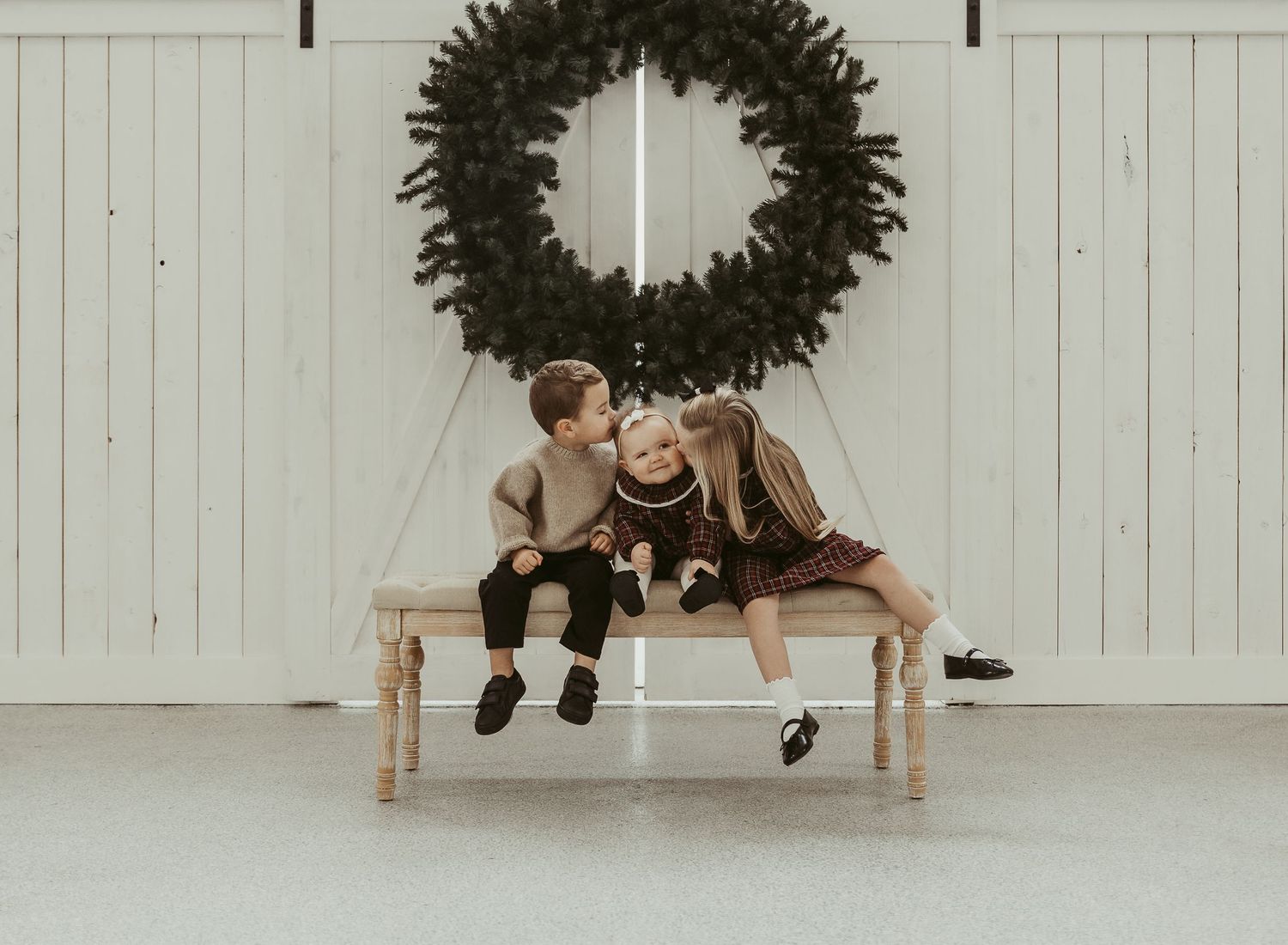 Moncton New Brunswick Maternity & Newborn photography family christmas photoshoot big wreath