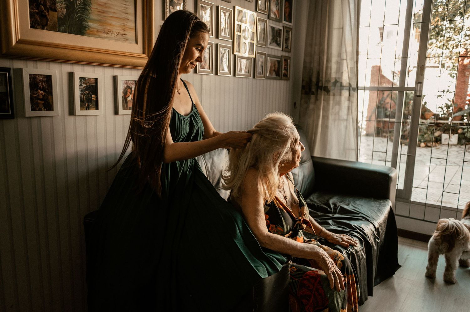 Creative Lifestyle Photography by Marina Dams Family Photoshoot Grandma Vancouver