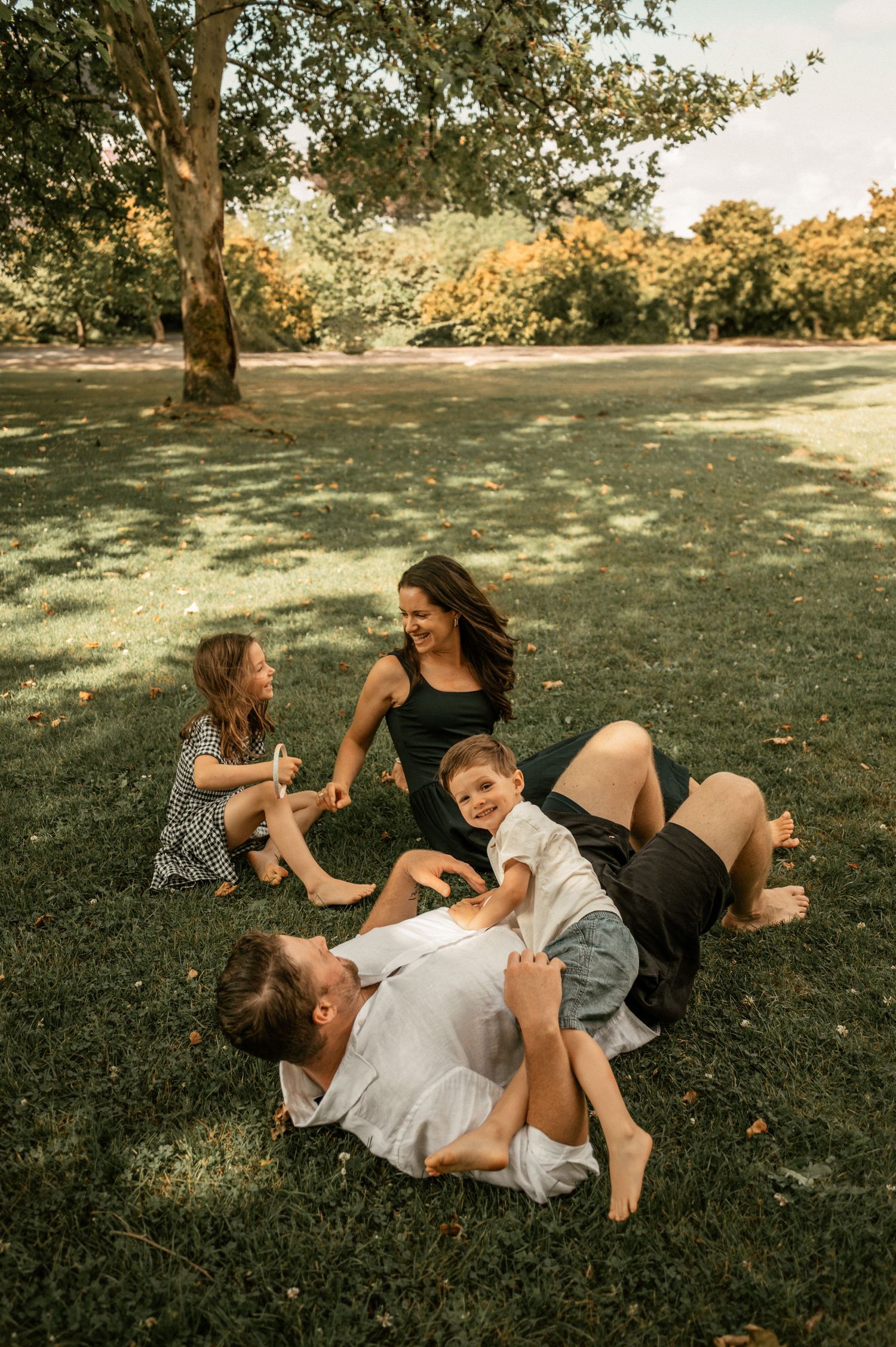 Creative Lifestyle Photography by Marina Dams Family Photoshoot Field Vancouver
