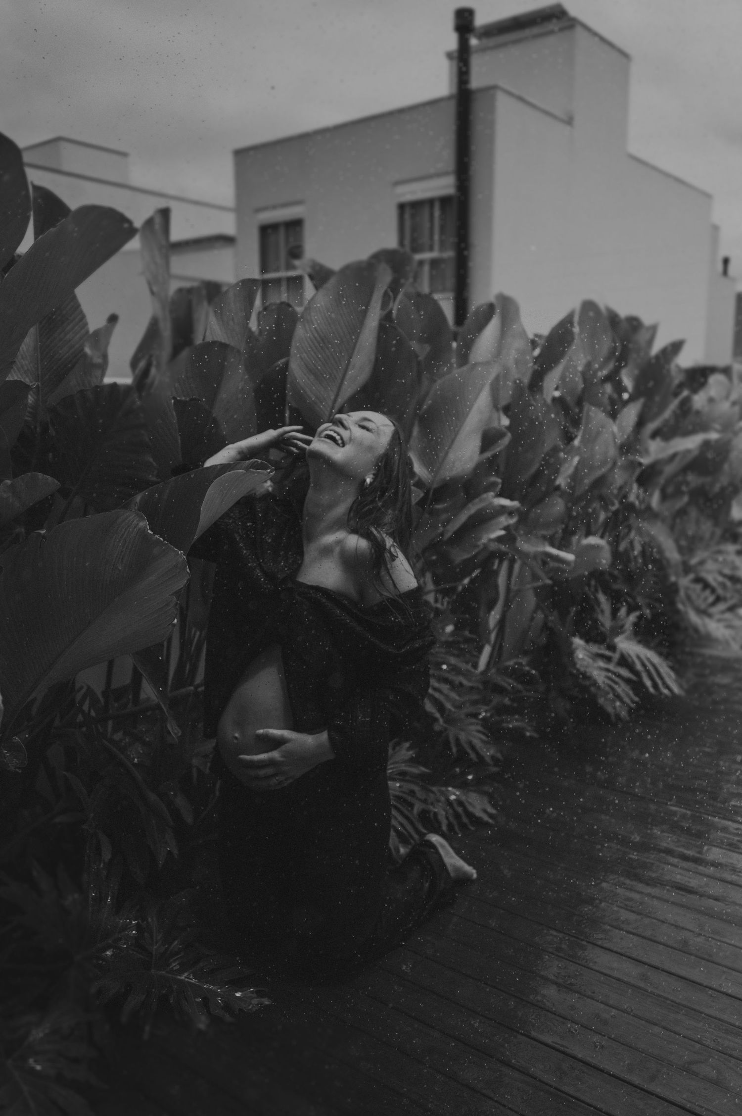 Creative Lifestyle Photography by Marina Dams Maternity Photoshoot Rain Vancouver Brazil