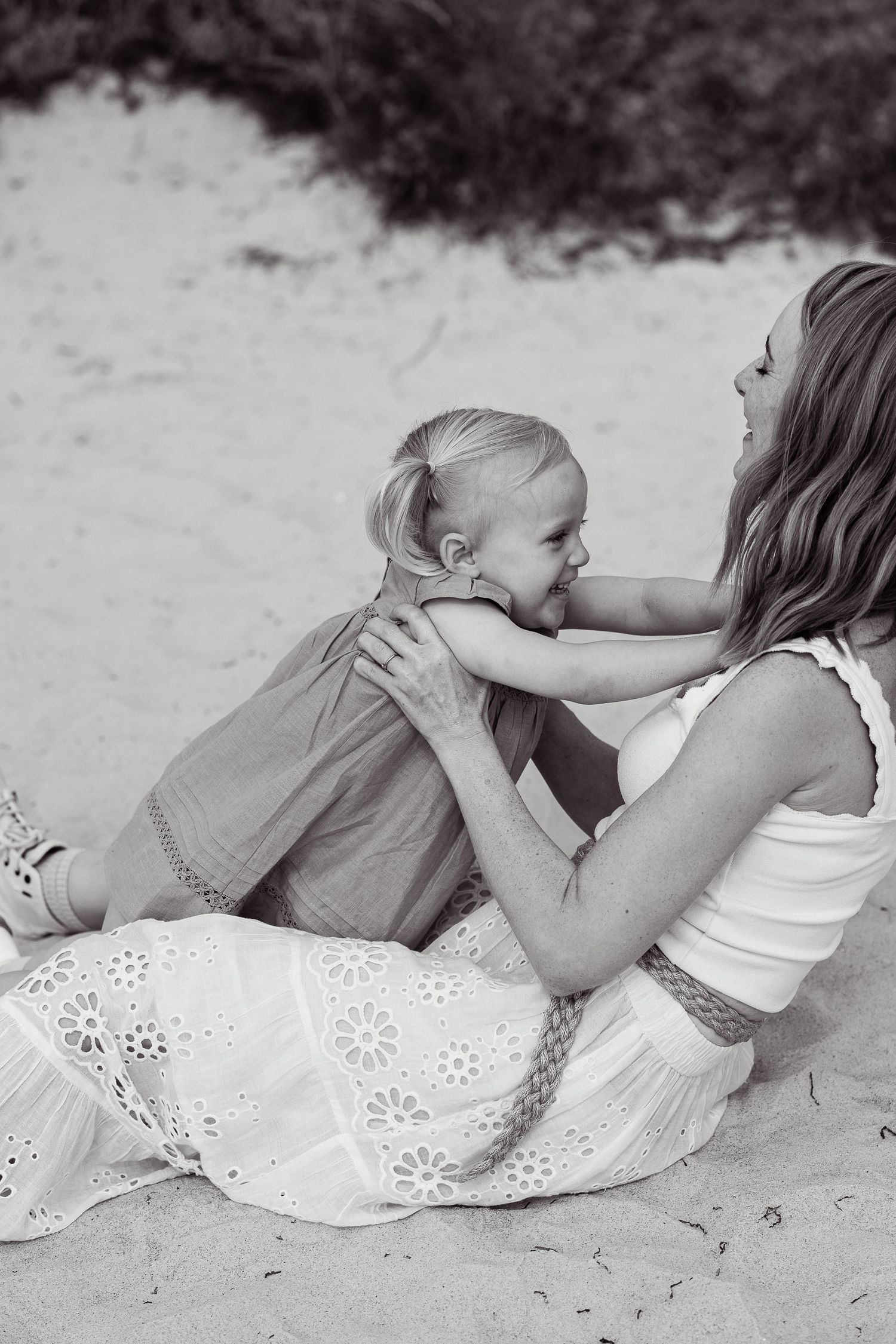 Familie fotografering i Faxe Ladeplads – naturlig familiefotografering i naturen på Sydsjælland
