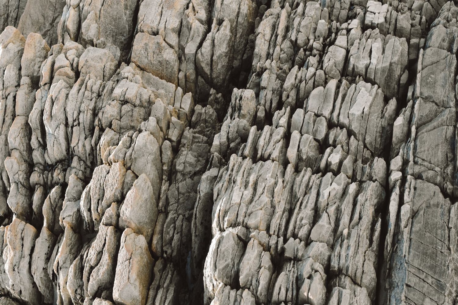 Vertical patterns of rock