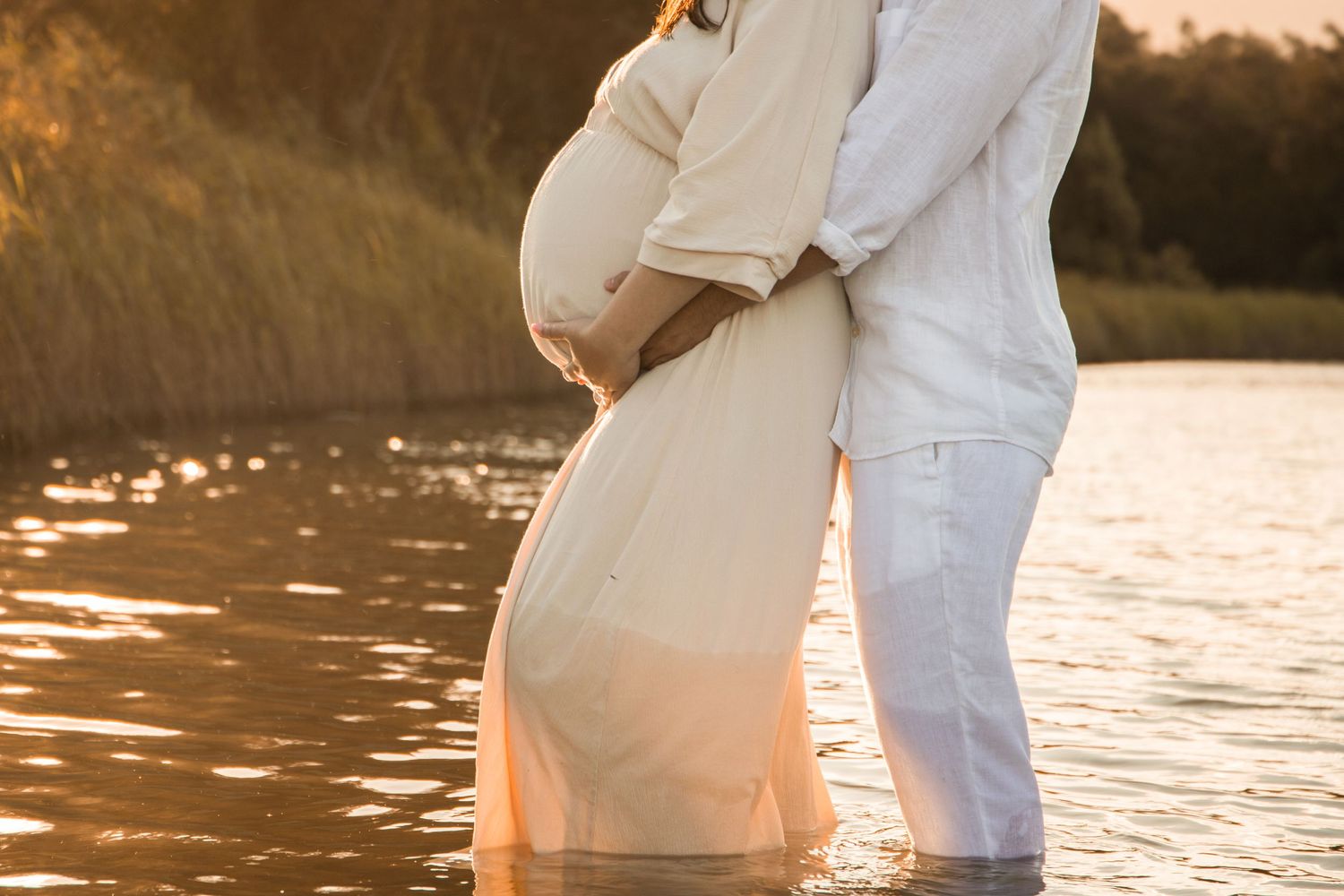 Timeless maternity photography in Wollongong area.