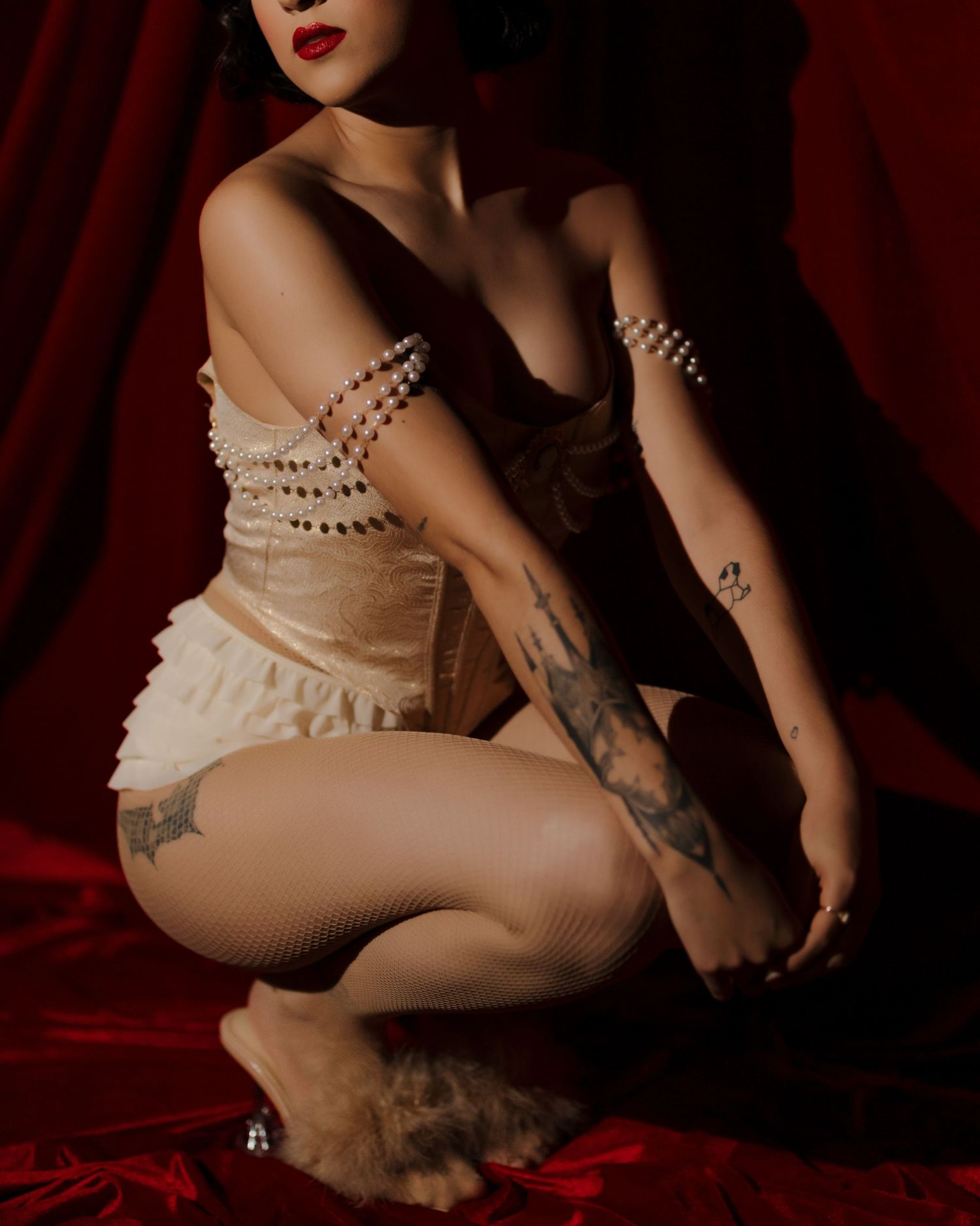 Editorial boudoir session