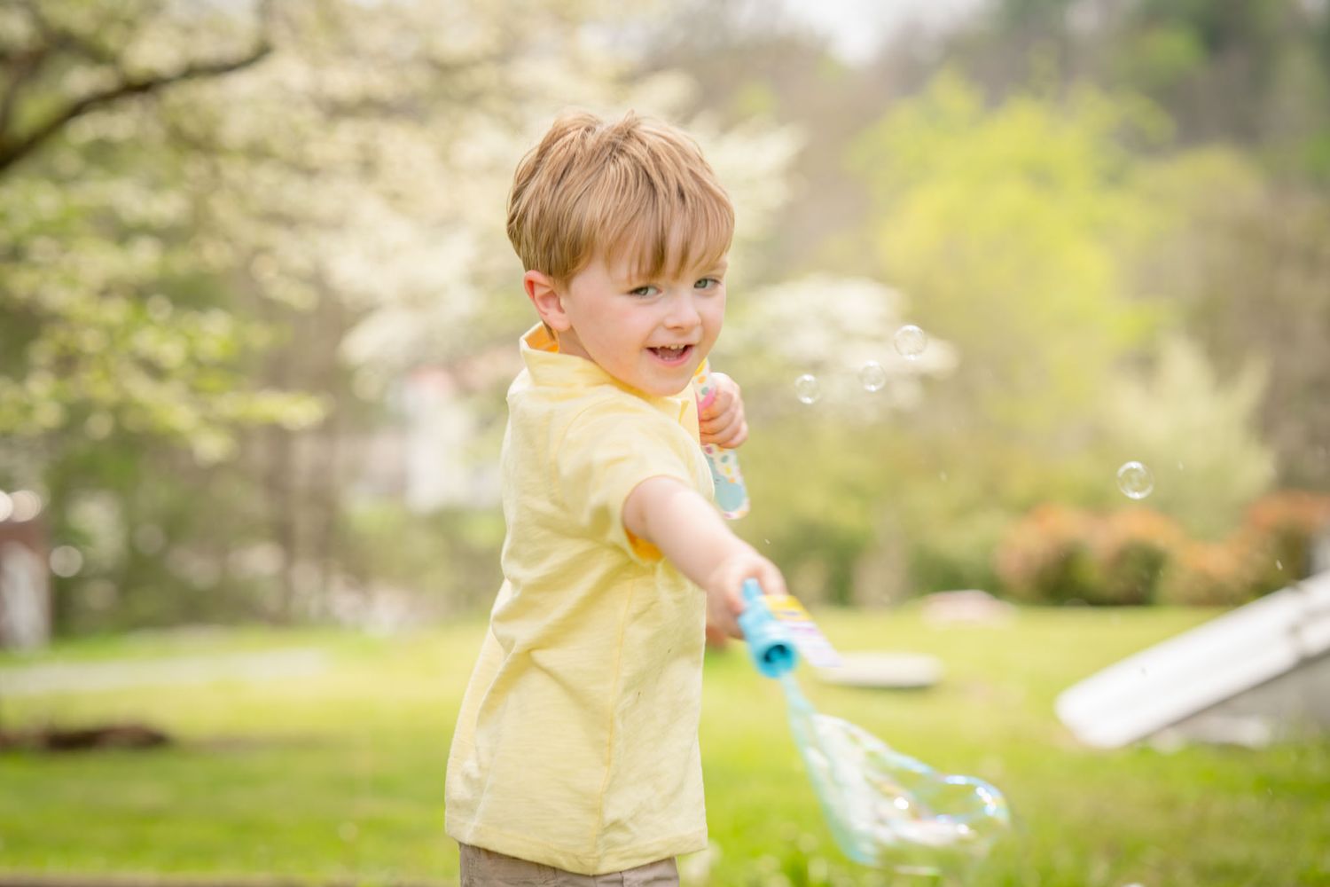 Candid photo
natural lighting
outdoors
toddlers
kids
fun
photographer