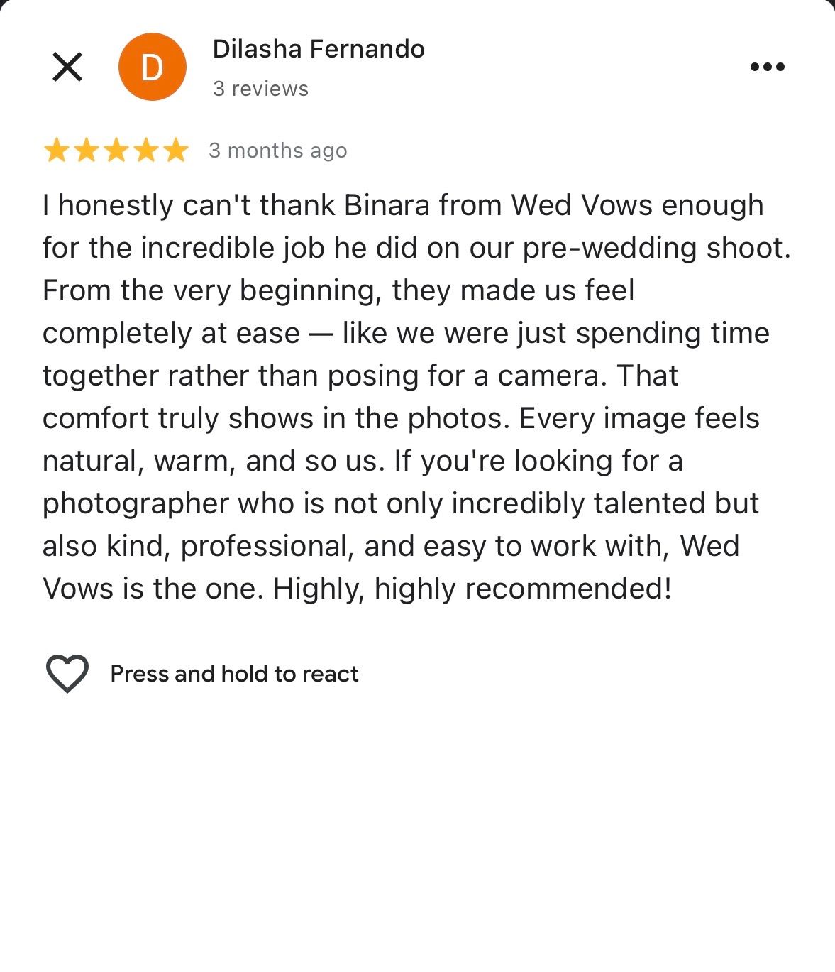 Five-star review praising Wed Vows photographer Binara for making clients feel at ease during a natural pre-wedding shoot.