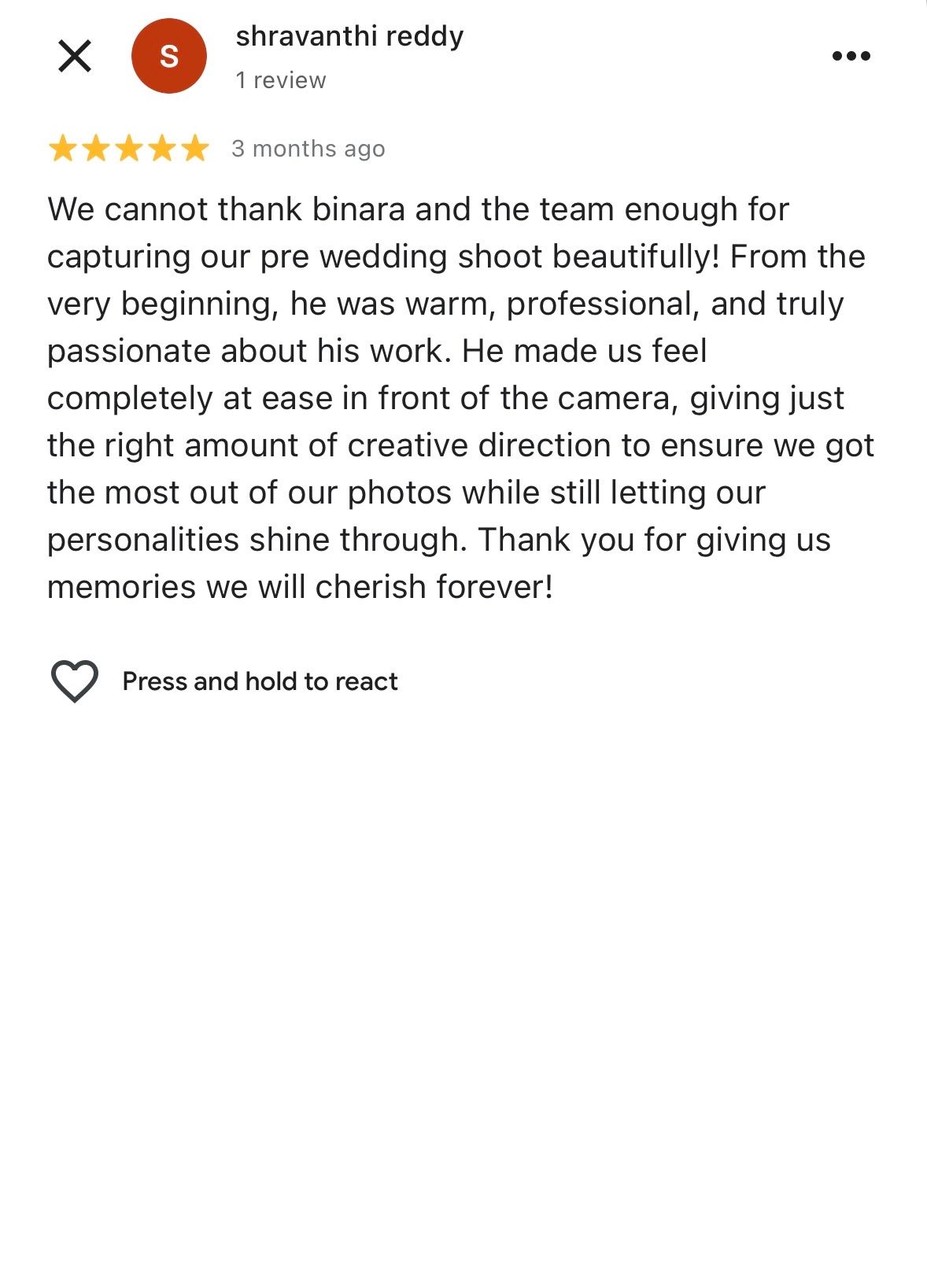 Five-star Google review praising Wed Vows photographer Binara for a warm, professional, and creative pre-wedding shoot.