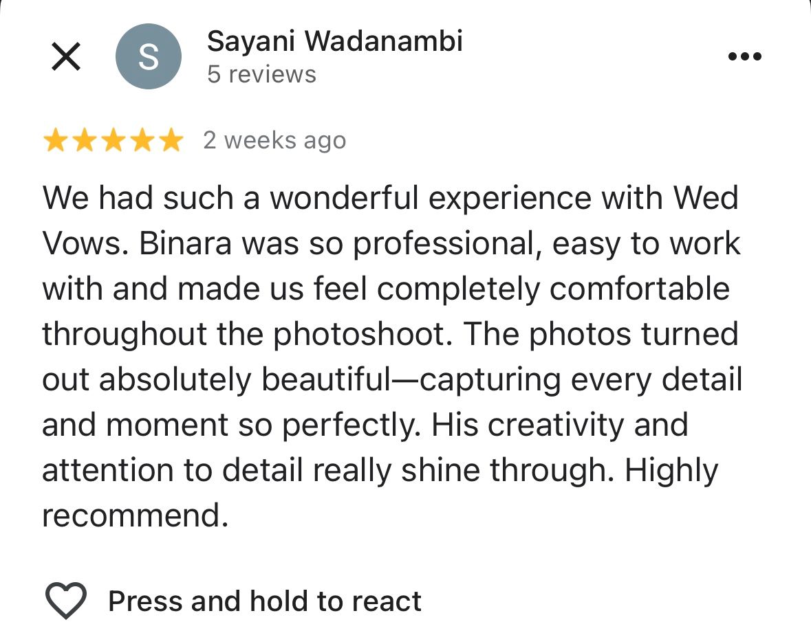 Five-star Google review praising Wed Vows photographer Binara for professionalism and beautiful photos.