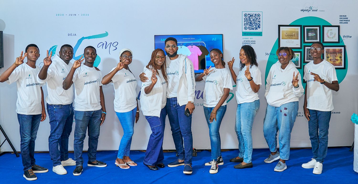 Series of group photos showing attendees in matching attire at branded event called intentionnel, a sharing moment